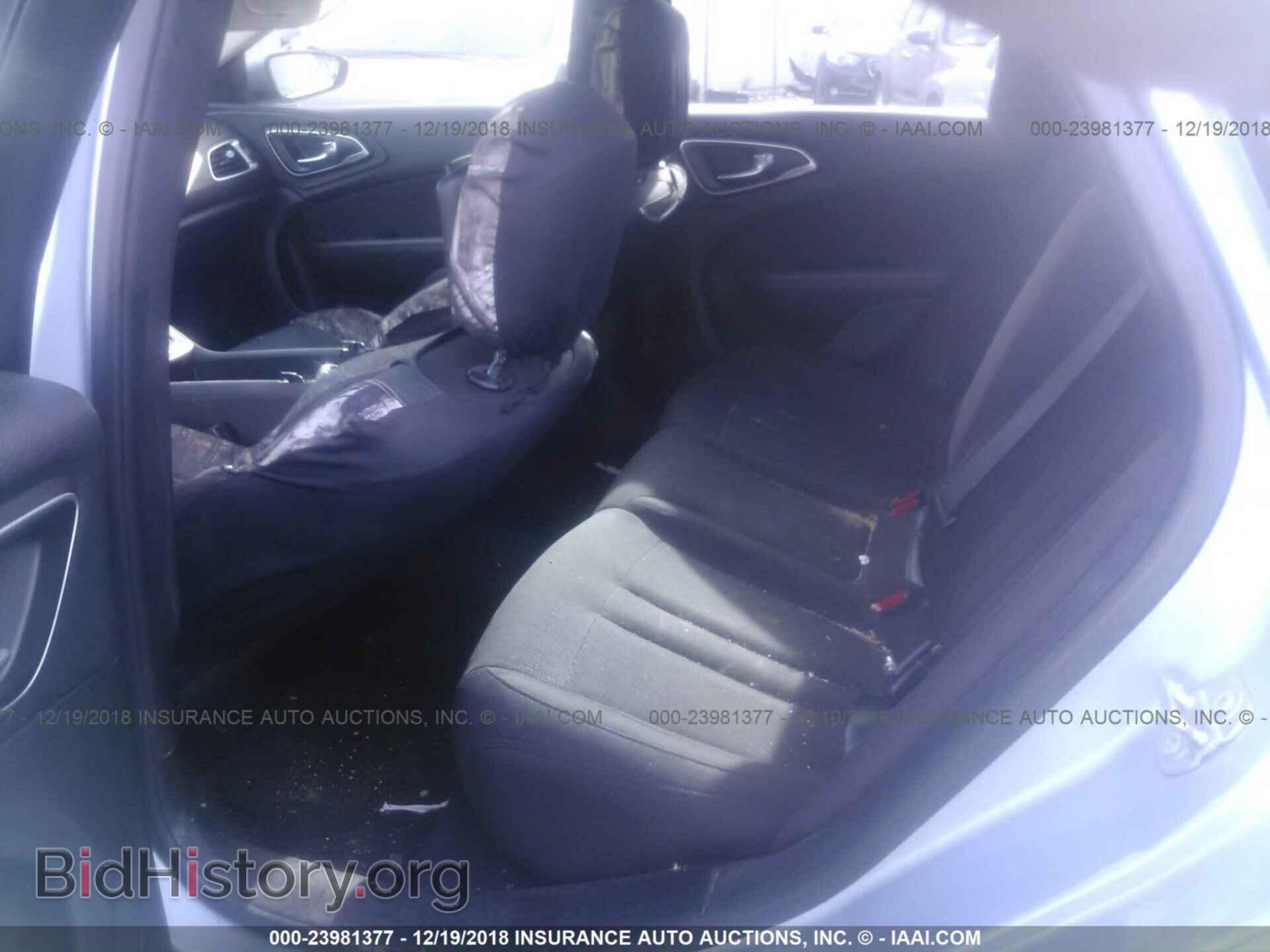 2015 CHRYSLER 200 - VIN: 1C3CCCAB9FN638043 - Фото 8