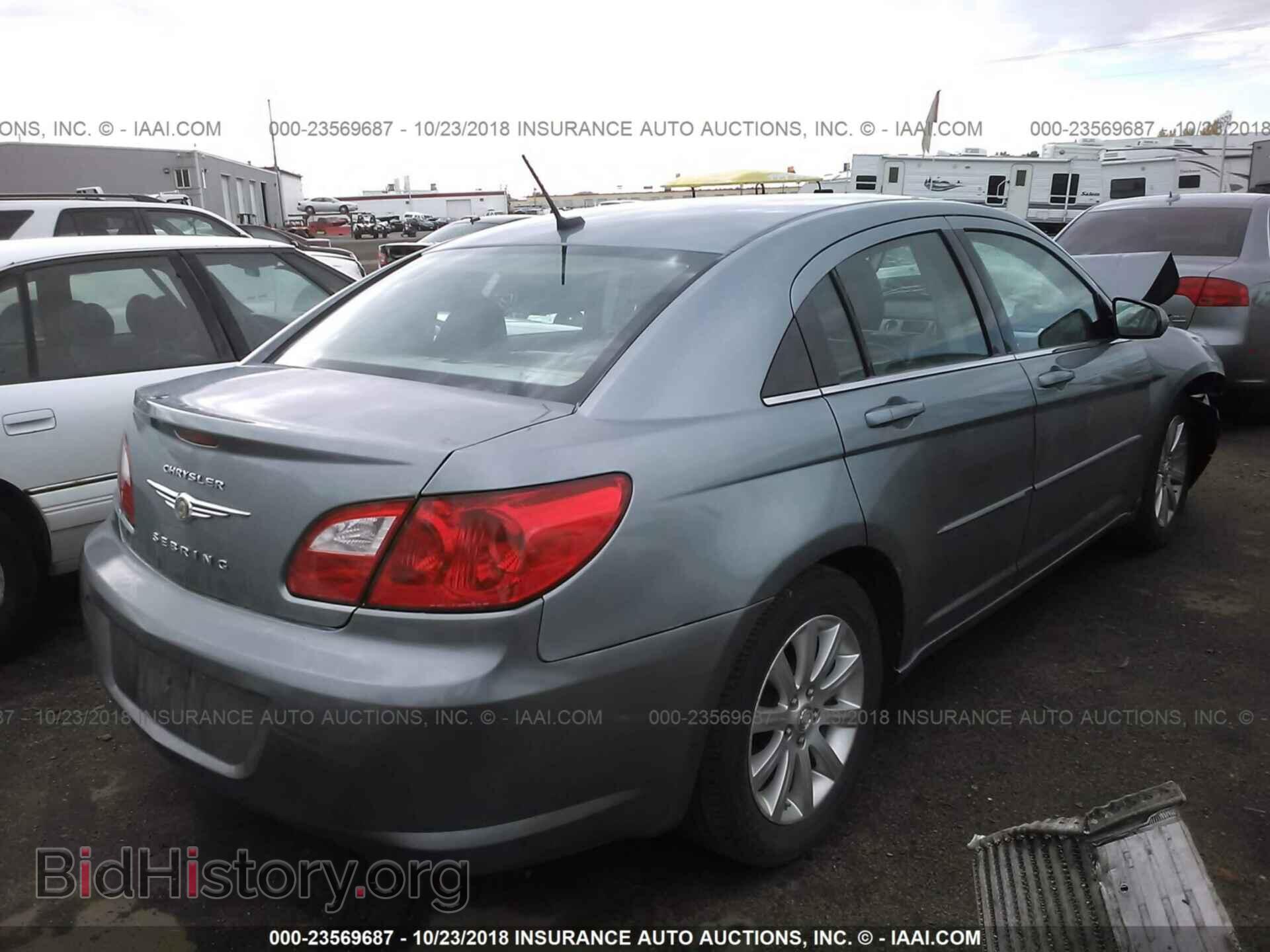 2010 CHRYSLER SEBRING - VIN: 1C3CC5FD2AN129846 - Photo 4
