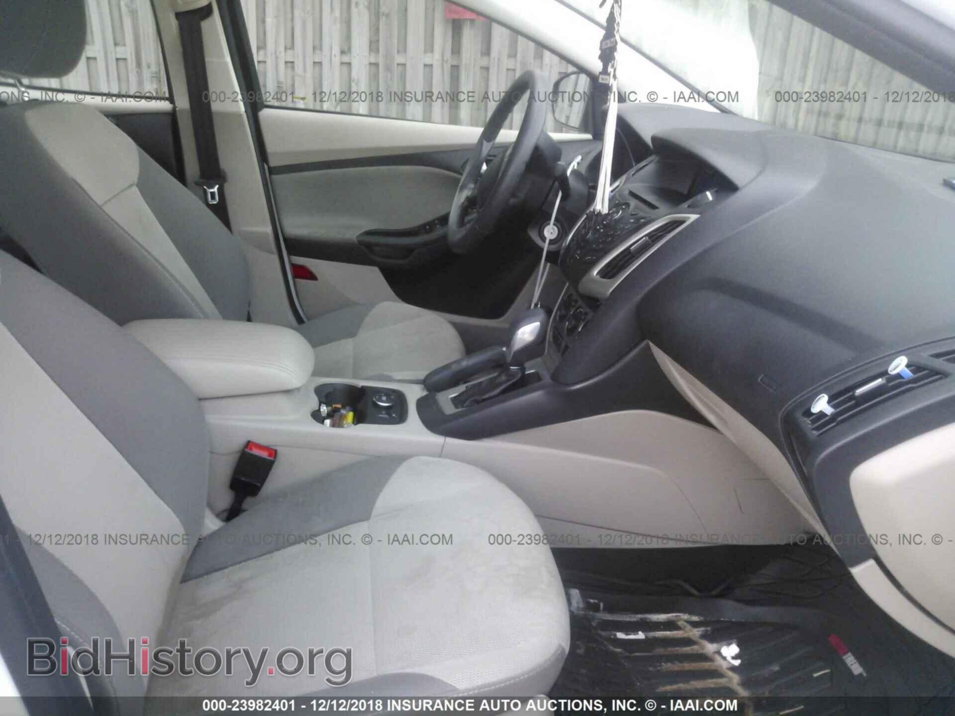 2014 Ford Focus - VIN: 1FADP3F28EL452961 - Photo 5
