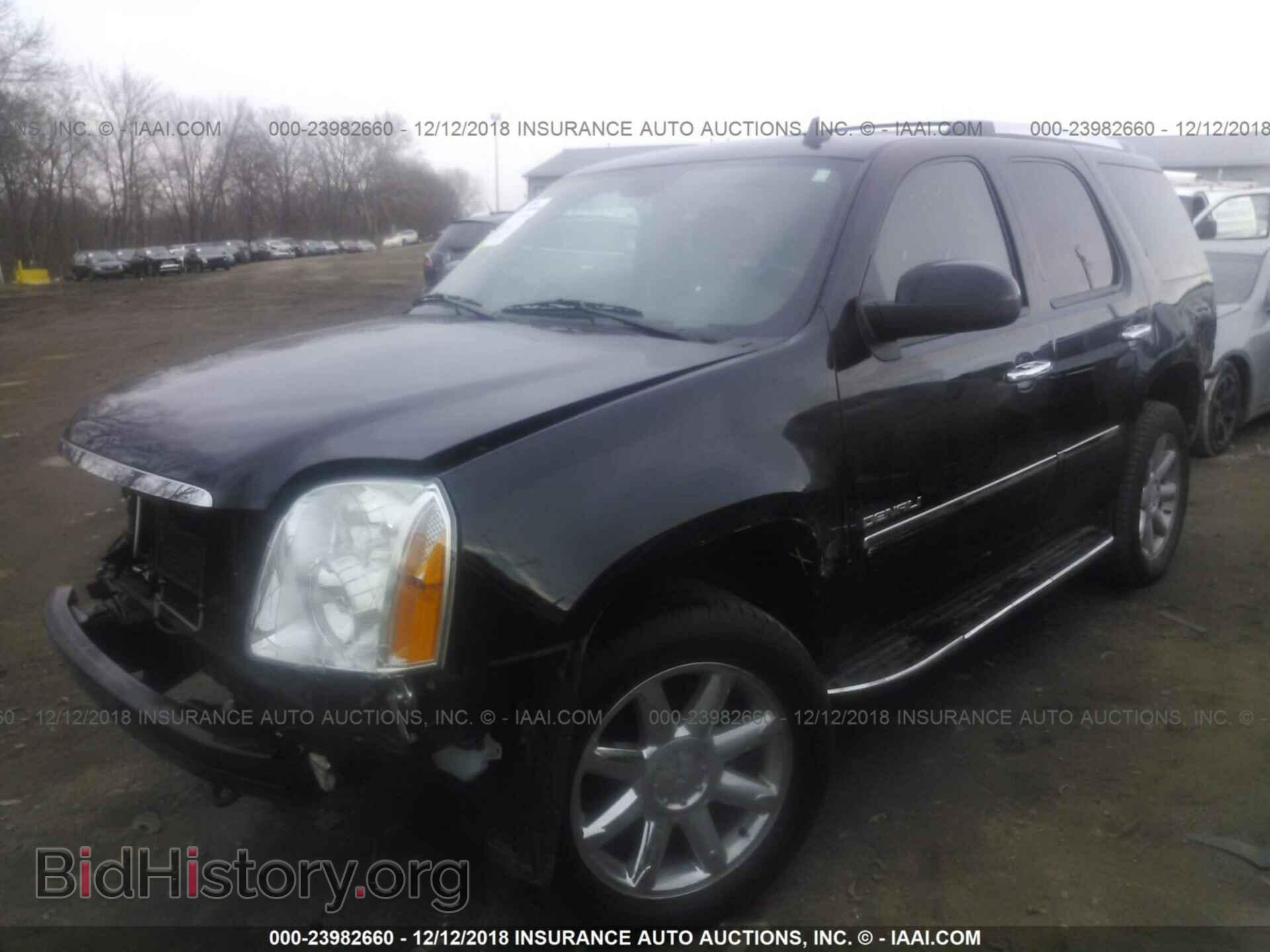 2013 GMC YUKON - VIN: 1GKS2EEF7DR343858 - Photo 2