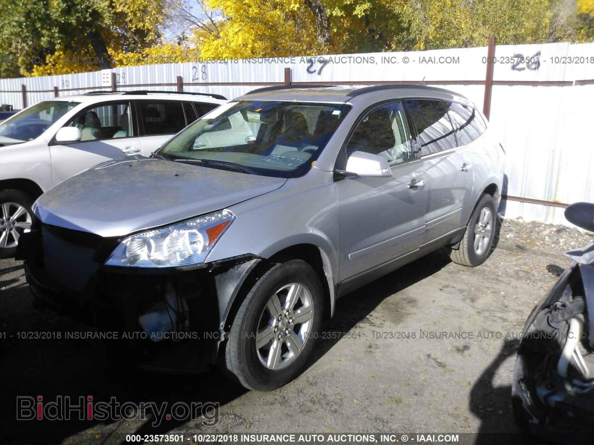 2012 CHEVROLET TRAVERSE - VIN: 1GNKRJED2CJ271714 - Фото 2
