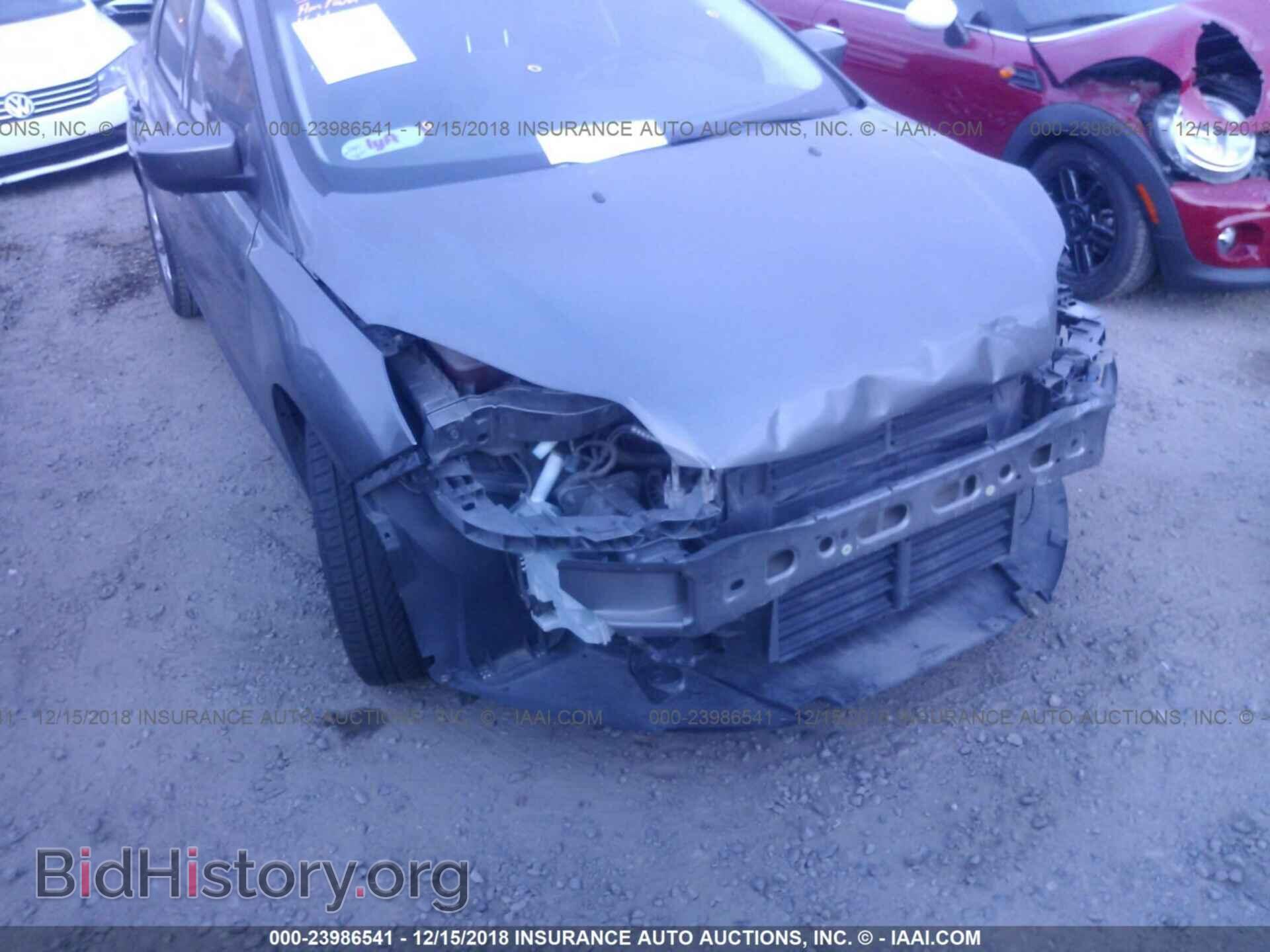 2012 Ford Focus - VIN: 1FAHP3F28CL222593 - Photo 6
