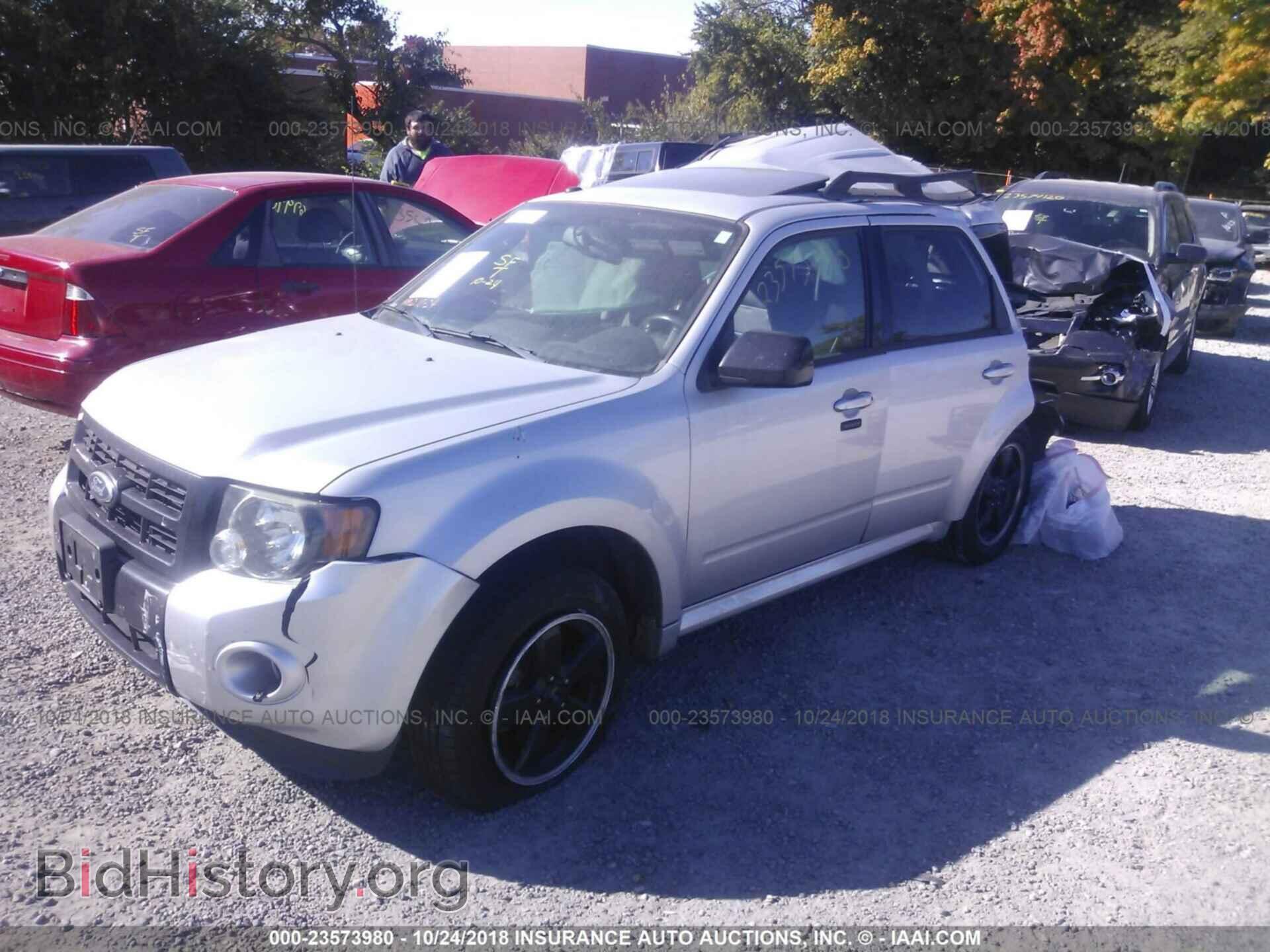 2011 FORD ESCAPE - VIN: 1FMCU9D76BKB22345 - Фото 2
