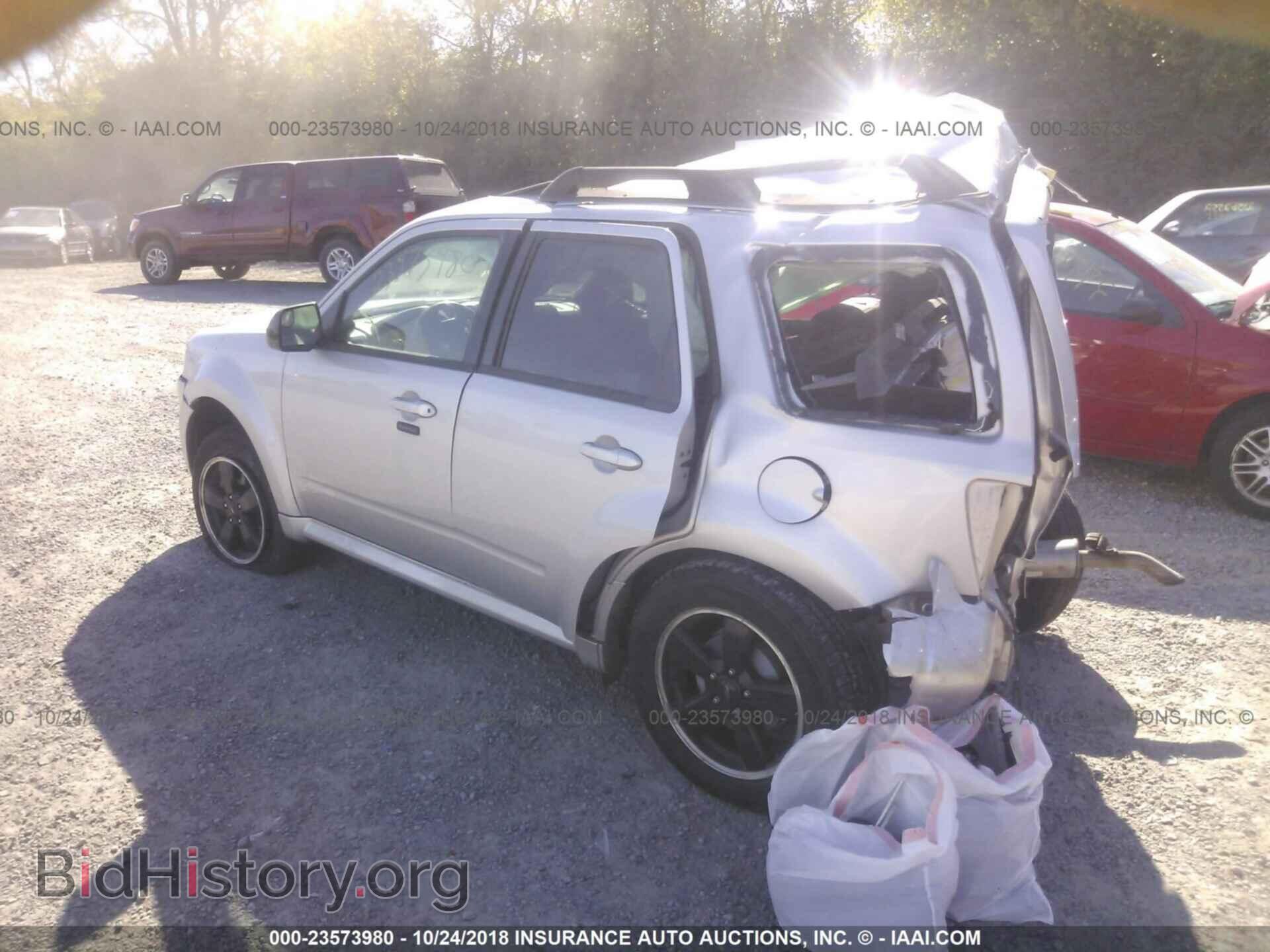 2011 FORD ESCAPE - VIN: 1FMCU9D76BKB22345 - Фото 3