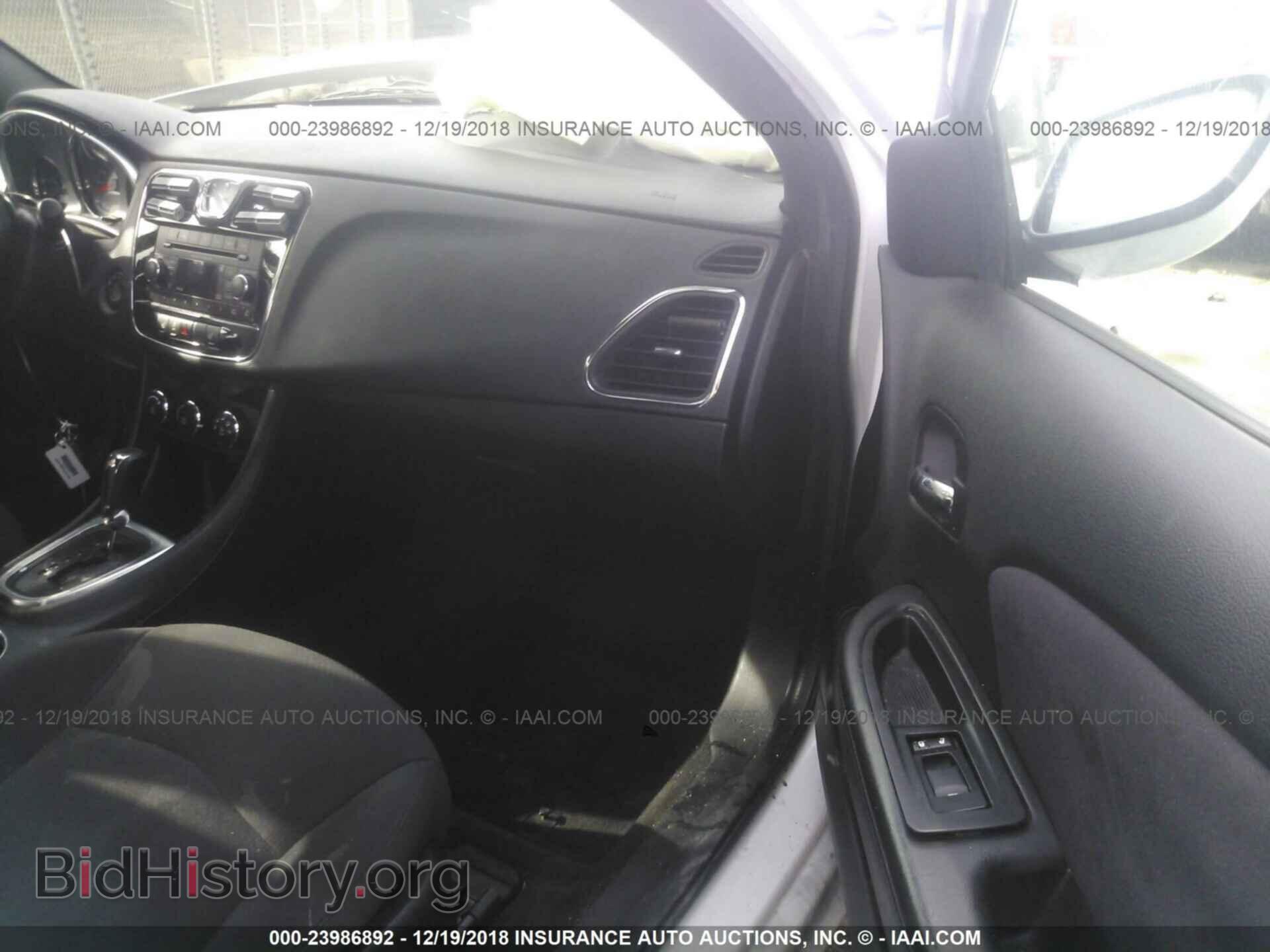 2013 CHRYSLER 200 - VIN: 1C3CCBAG8DN760850 - Фото 5