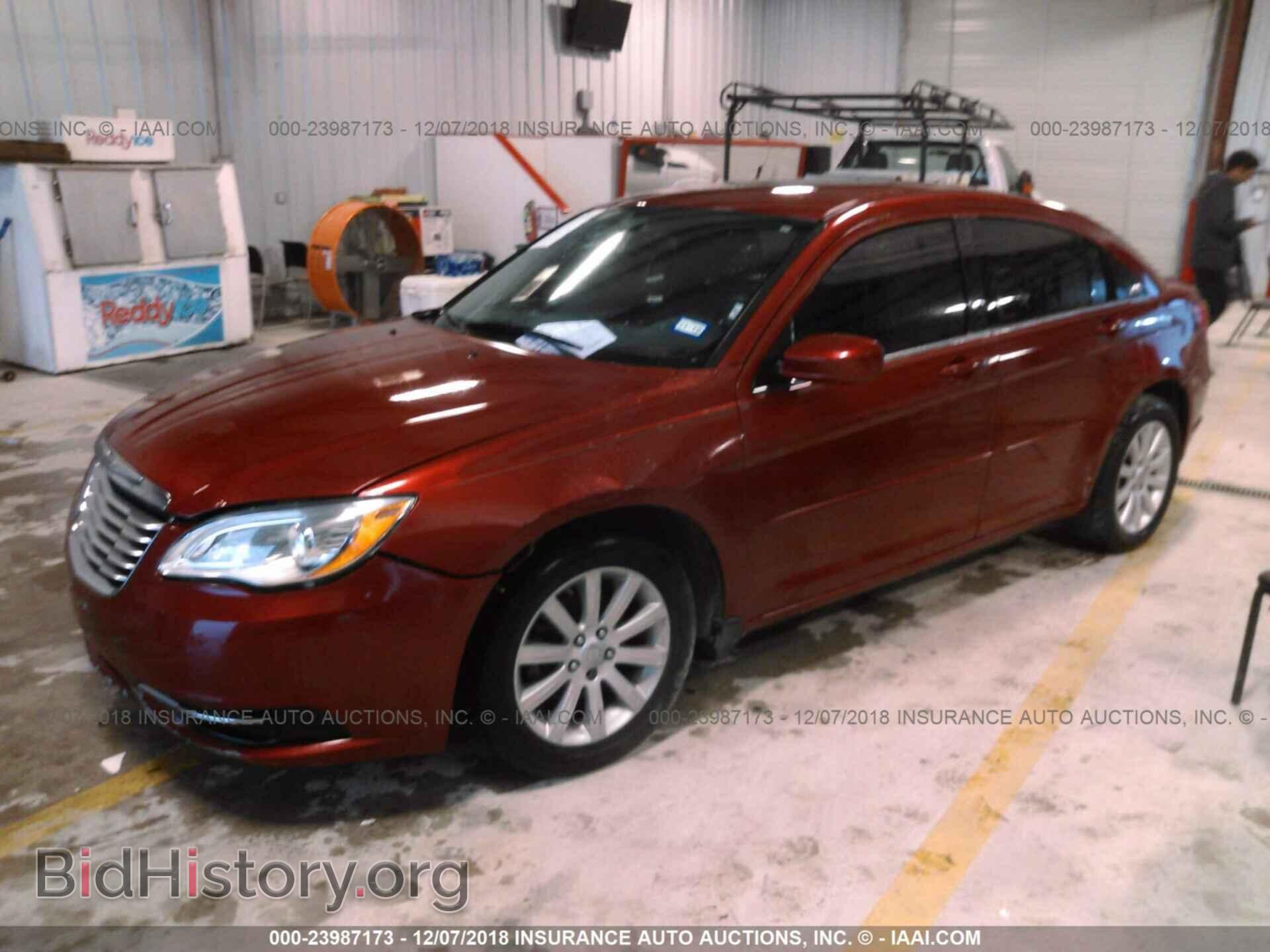 2013 Chrysler 200 - VIN: 1C3CCBBB1DN603969 - Фото 2