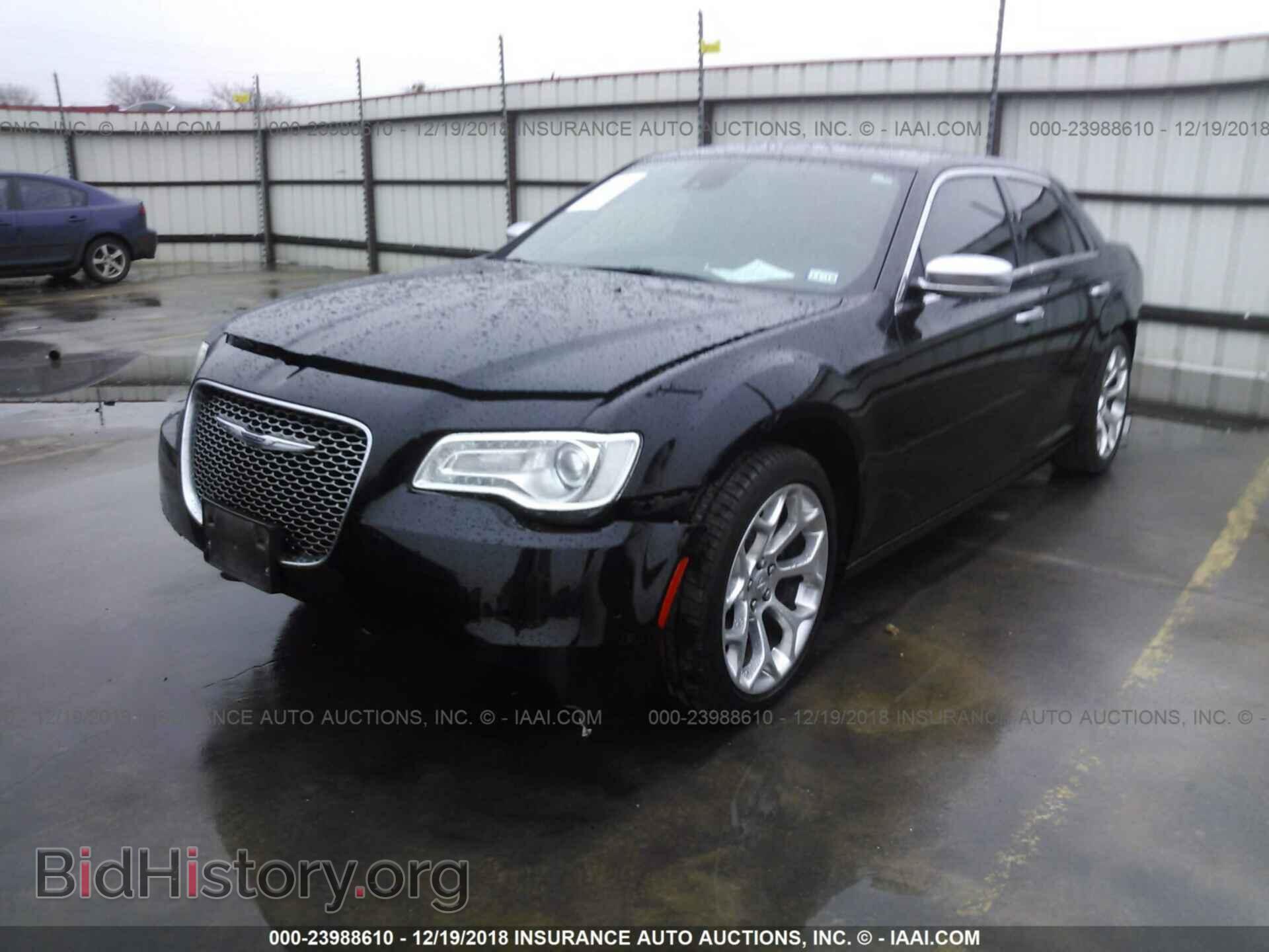 2017 CHRYSLER 300C - VIN: 2C3CCAPT6HH511895 - Фото 2