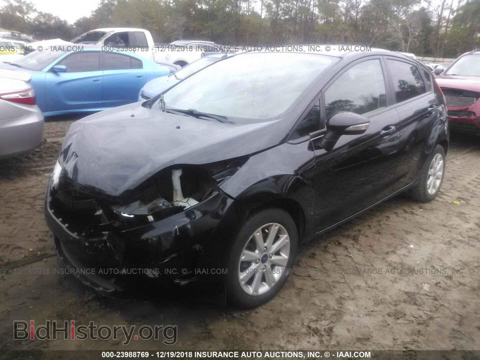 2013 Ford Fiesta - VIN: 3FADP4EJ3DM223664 - Фото 2