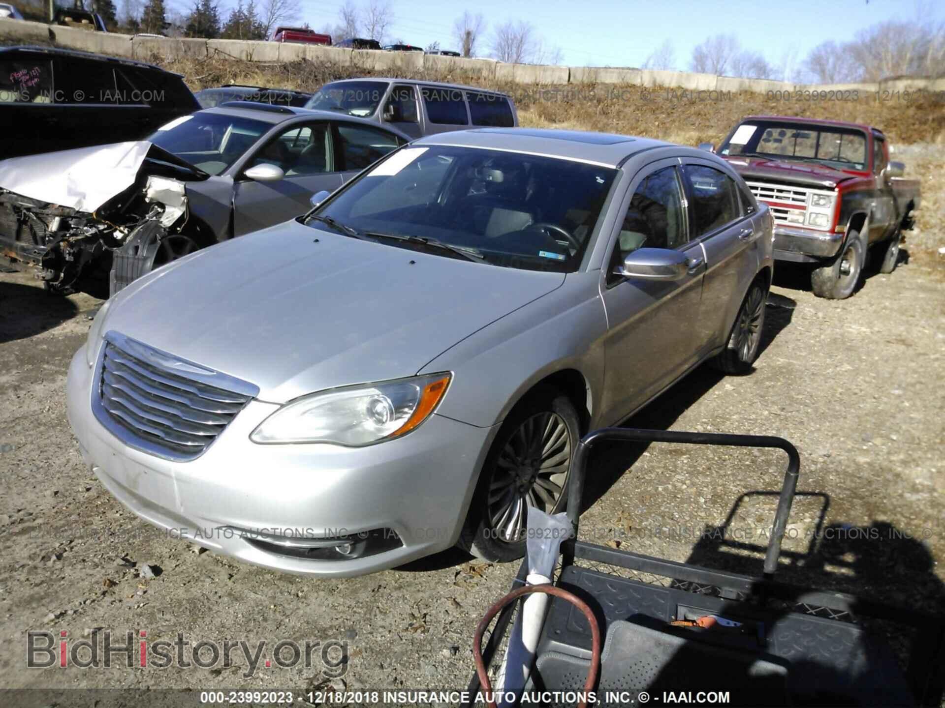 2012 Chrysler 200 - VIN: 1C3CCBCG7CN113156 - Photo 2