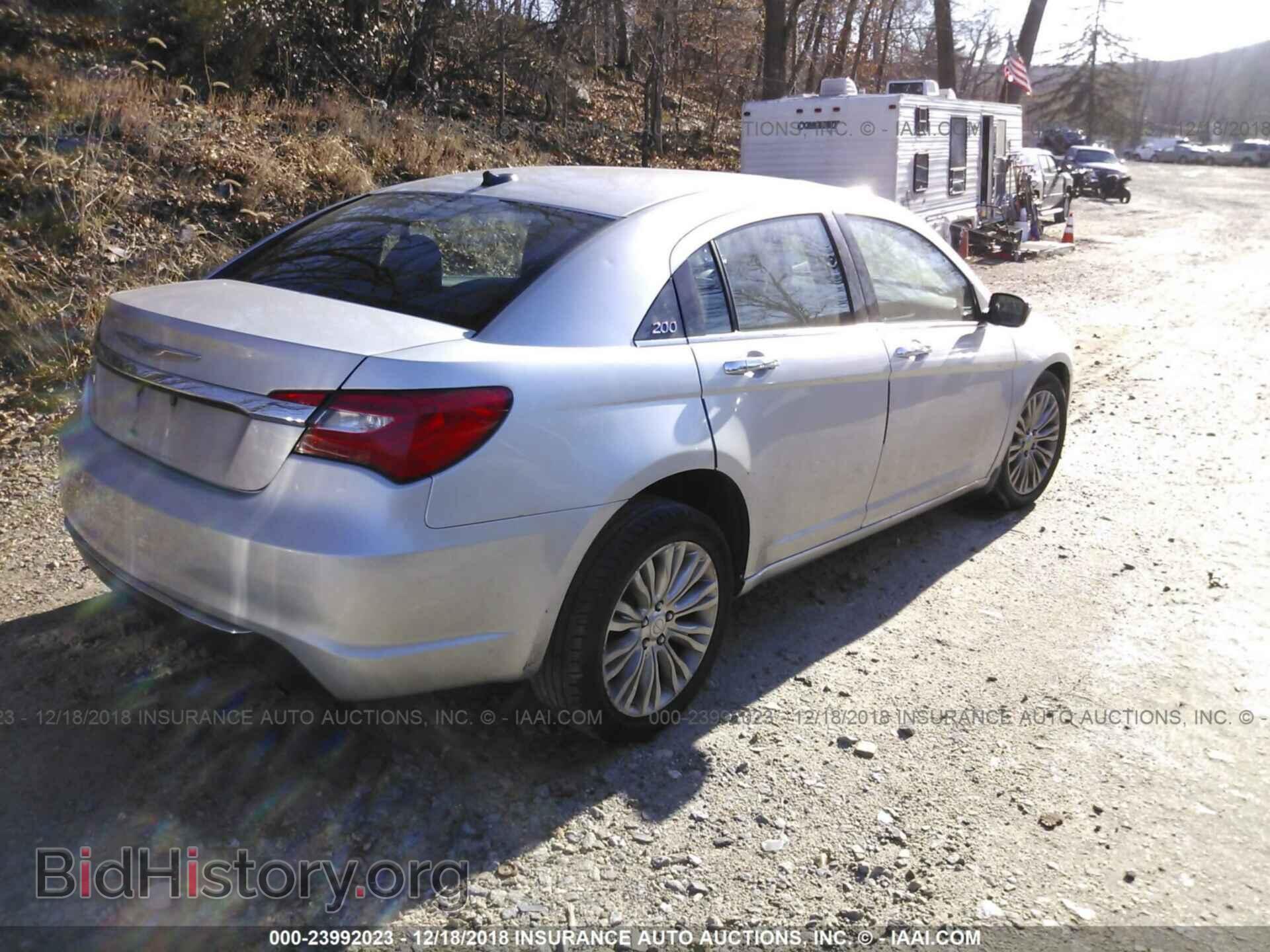 2012 Chrysler 200 - VIN: 1C3CCBCG7CN113156 - Photo 4
