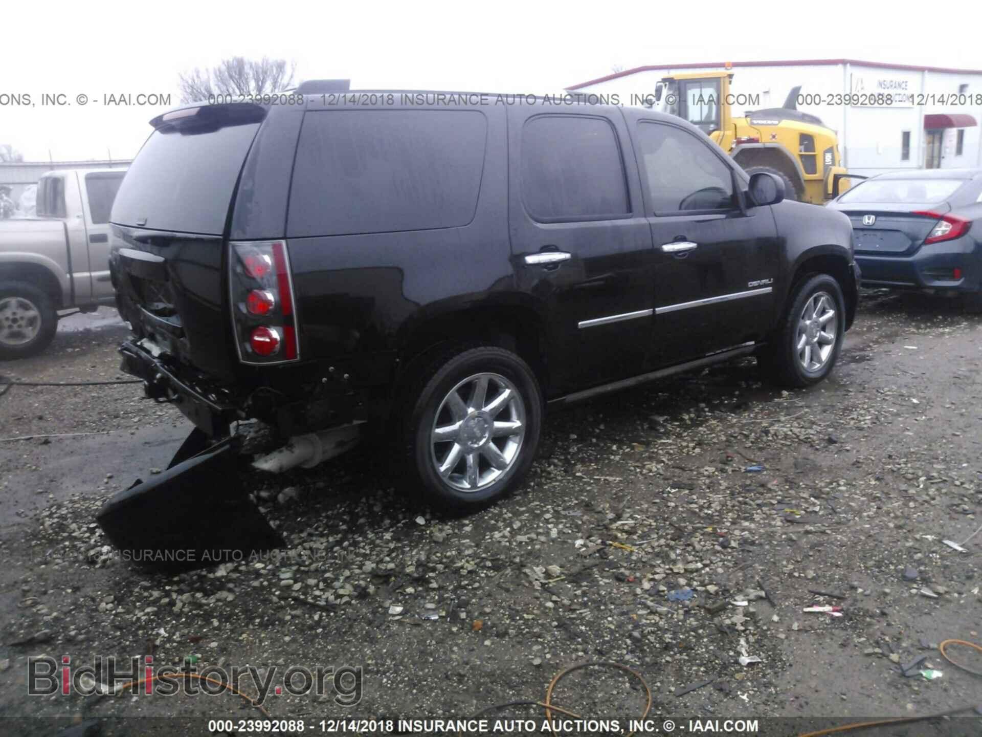 2011 GMC YUKON - VIN: 1GKS2EEF4BR206938 - Photo 4