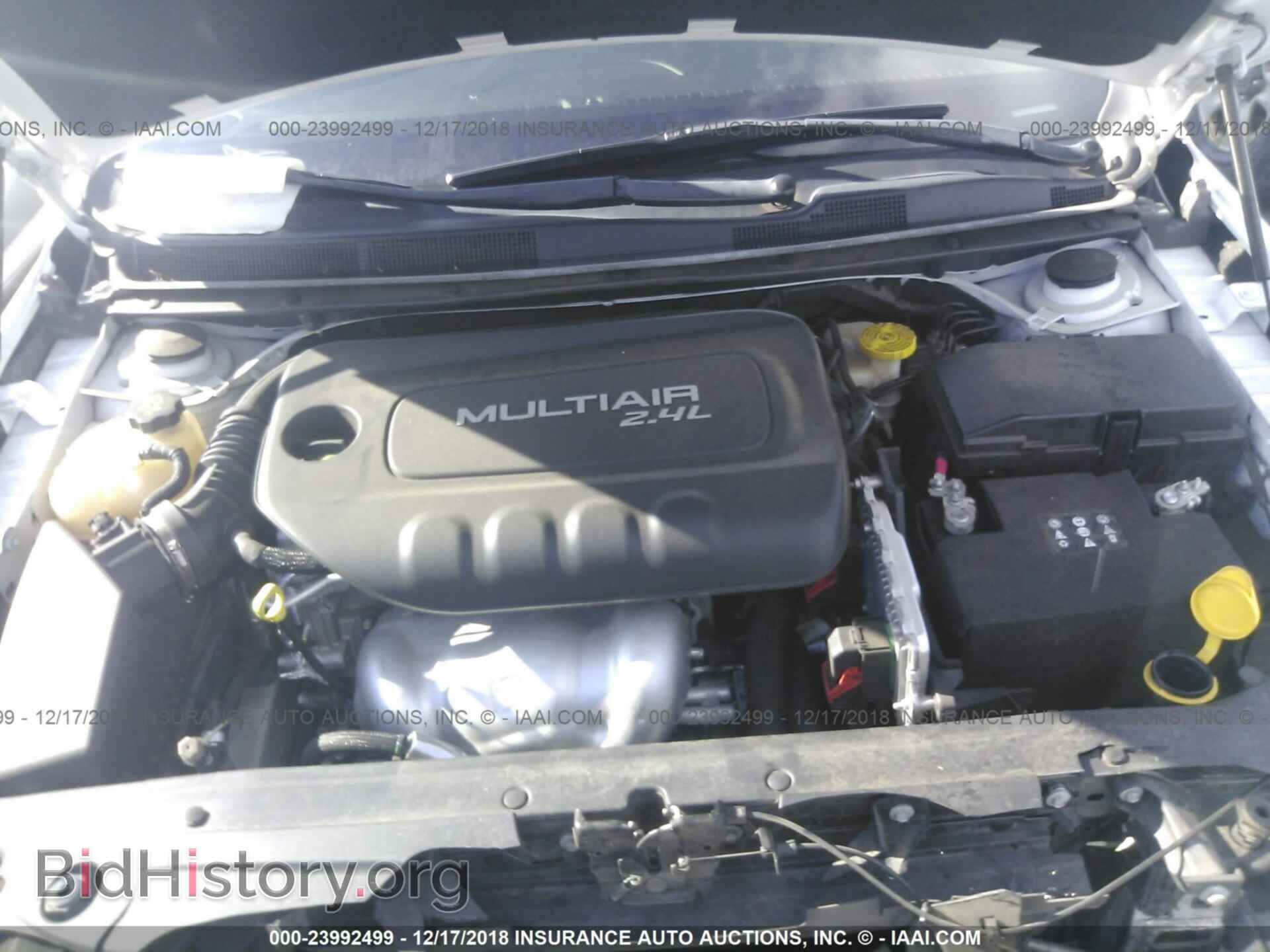 2016 CHRYSLER 200 - VIN: 1C3CCCAB2GN131227 - Фото 10