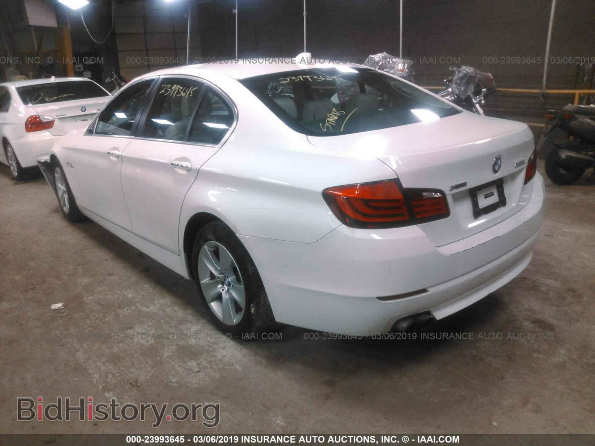 2013 BMW 528 - VIN: WBAXH5C59DDW14889 - Фото 3