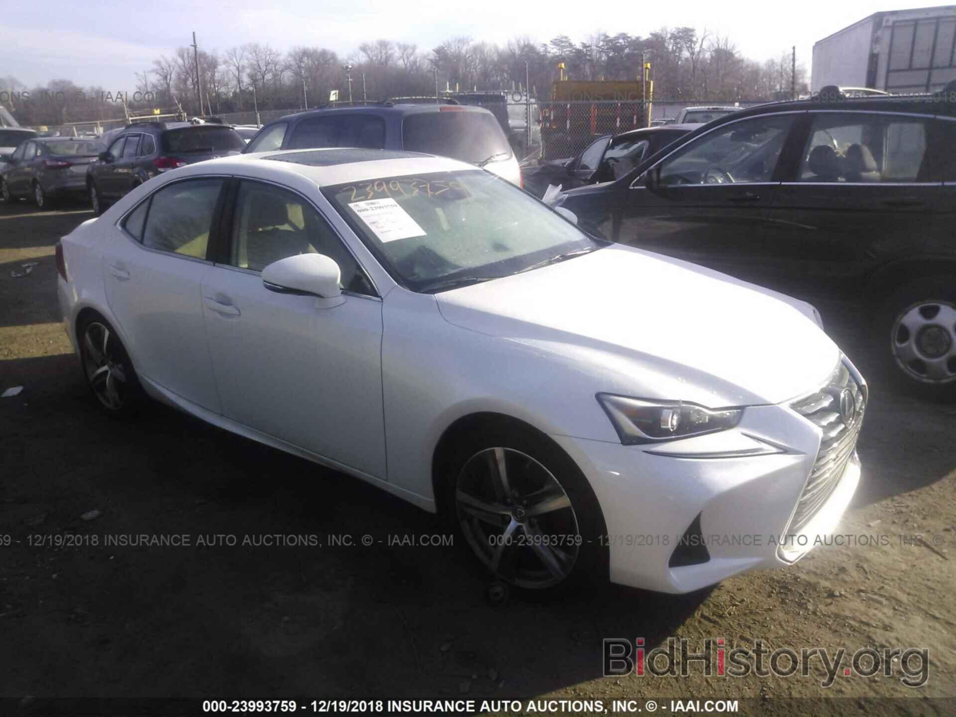 Photo JTHC81D25J5029827 - LEXUS IS 2018