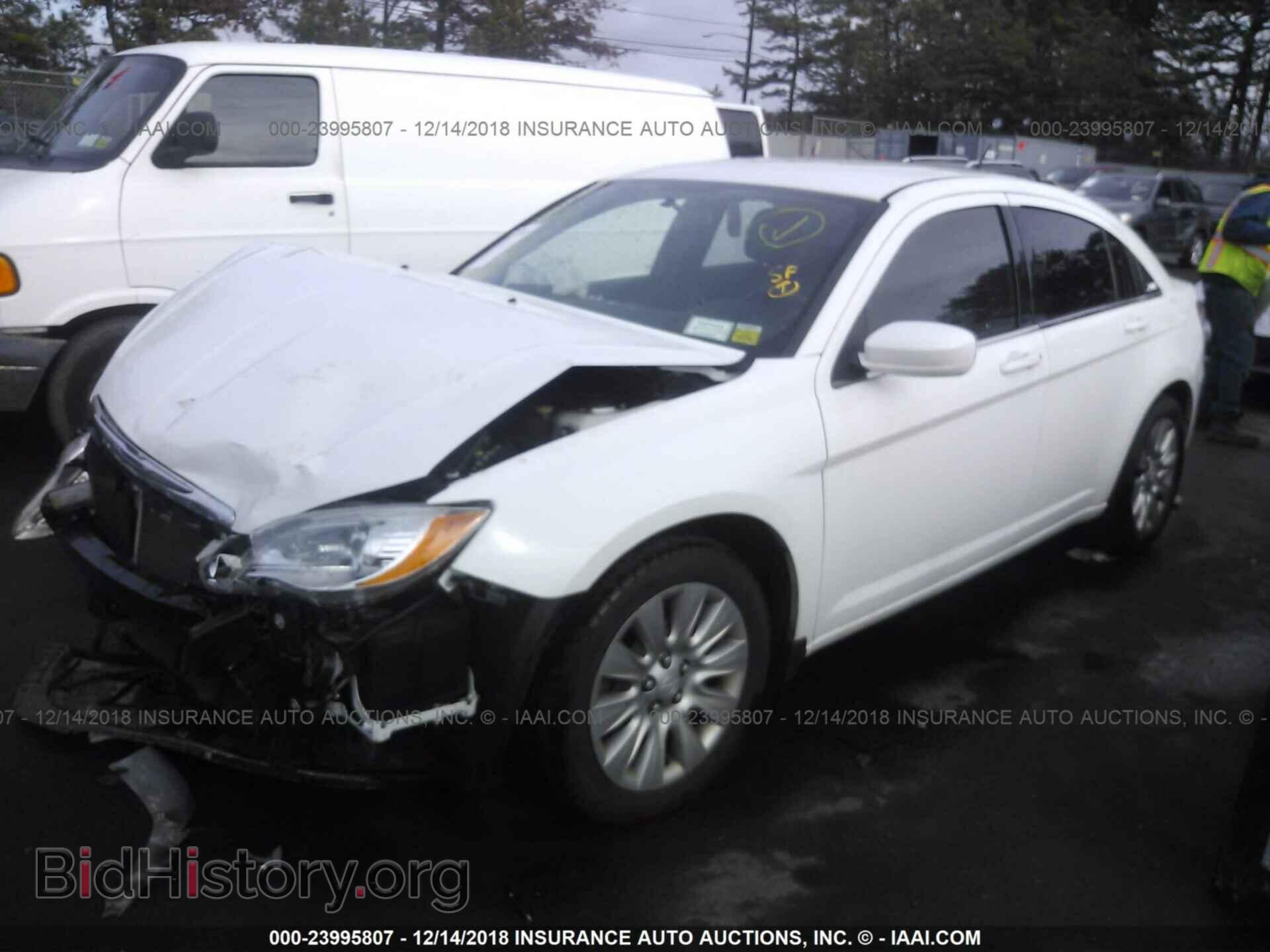 2013 CHRYSLER 200 - VIN: 1C3CCBAB6DN647449 - Photo 2