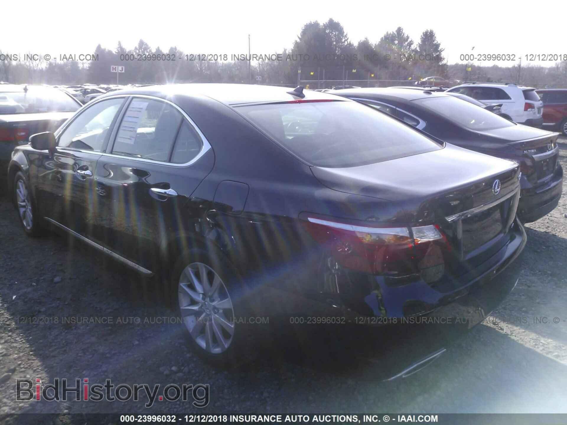 2011 LEXUS LS - VIN: JTHCL5EF2B5010175 - Photo 3