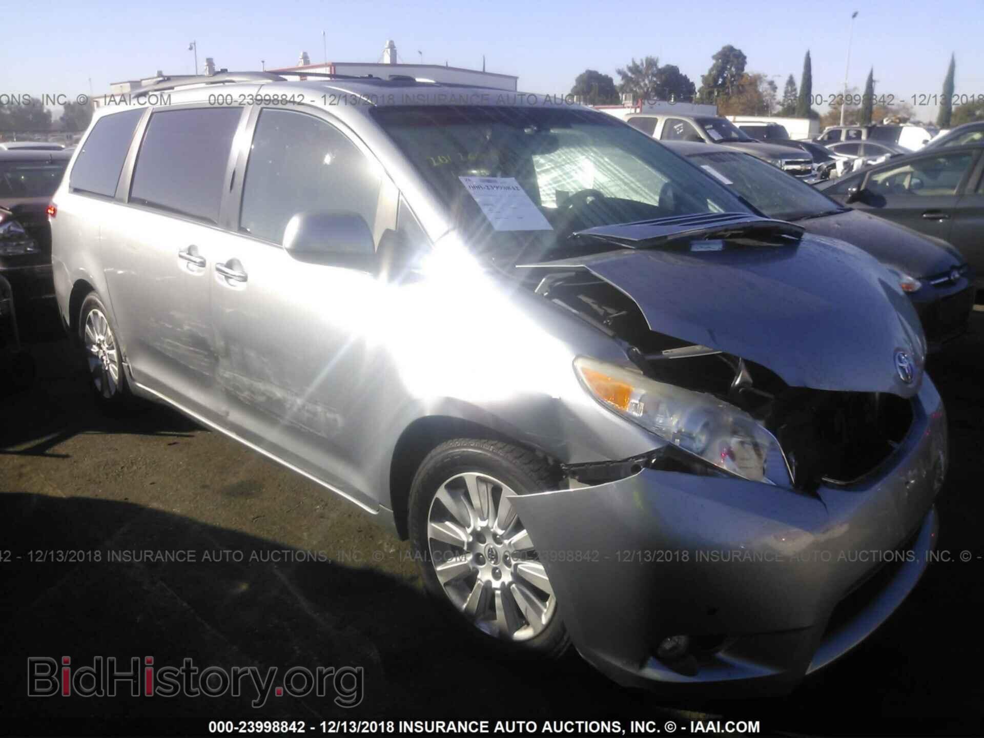 Photo 5TDYK3DC7BS066886 - TOYOTA SIENNA 2011