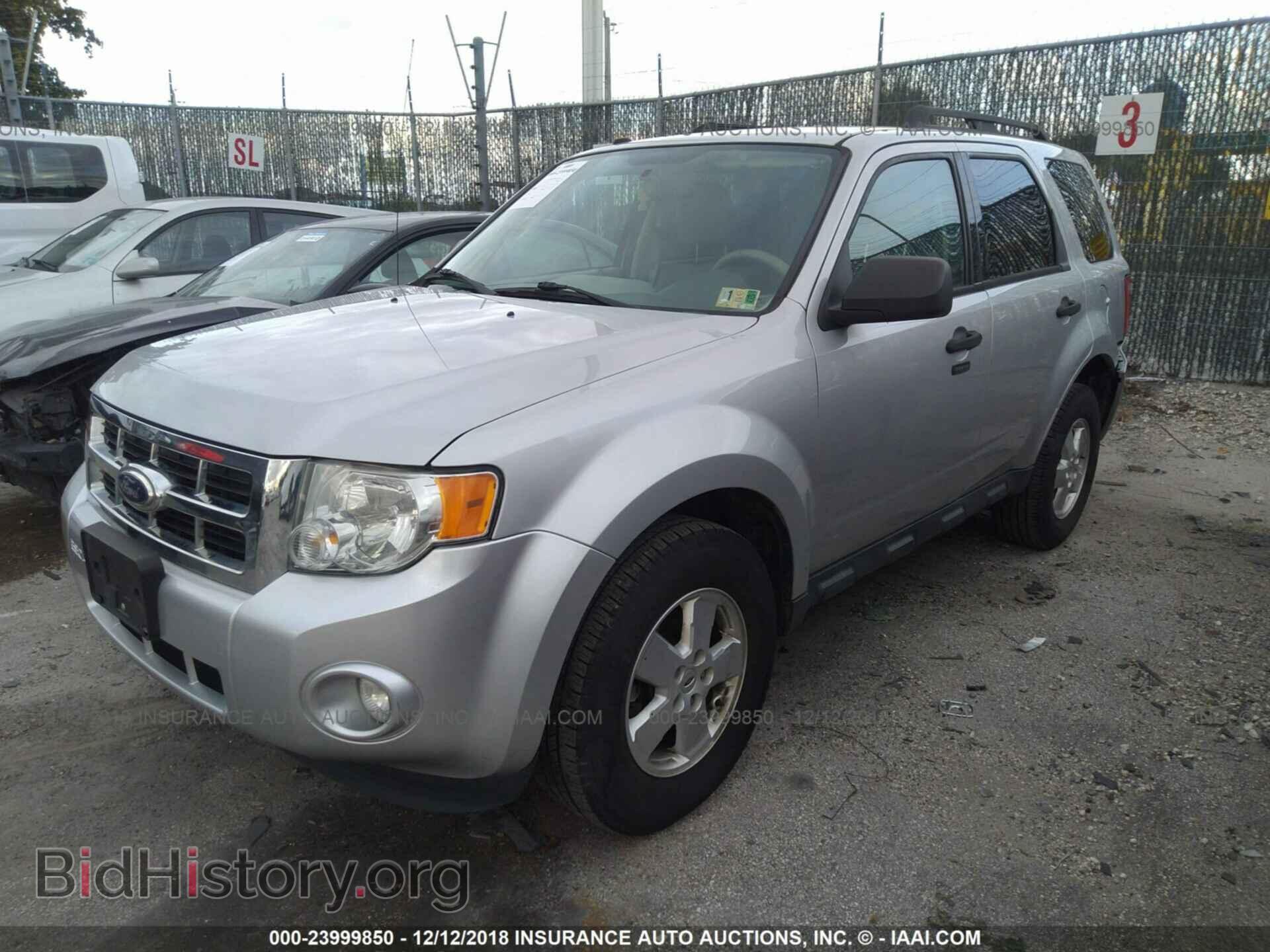 2012 Ford Escape - VIN: 1FMCU0D77CKA99493 - Photo 2