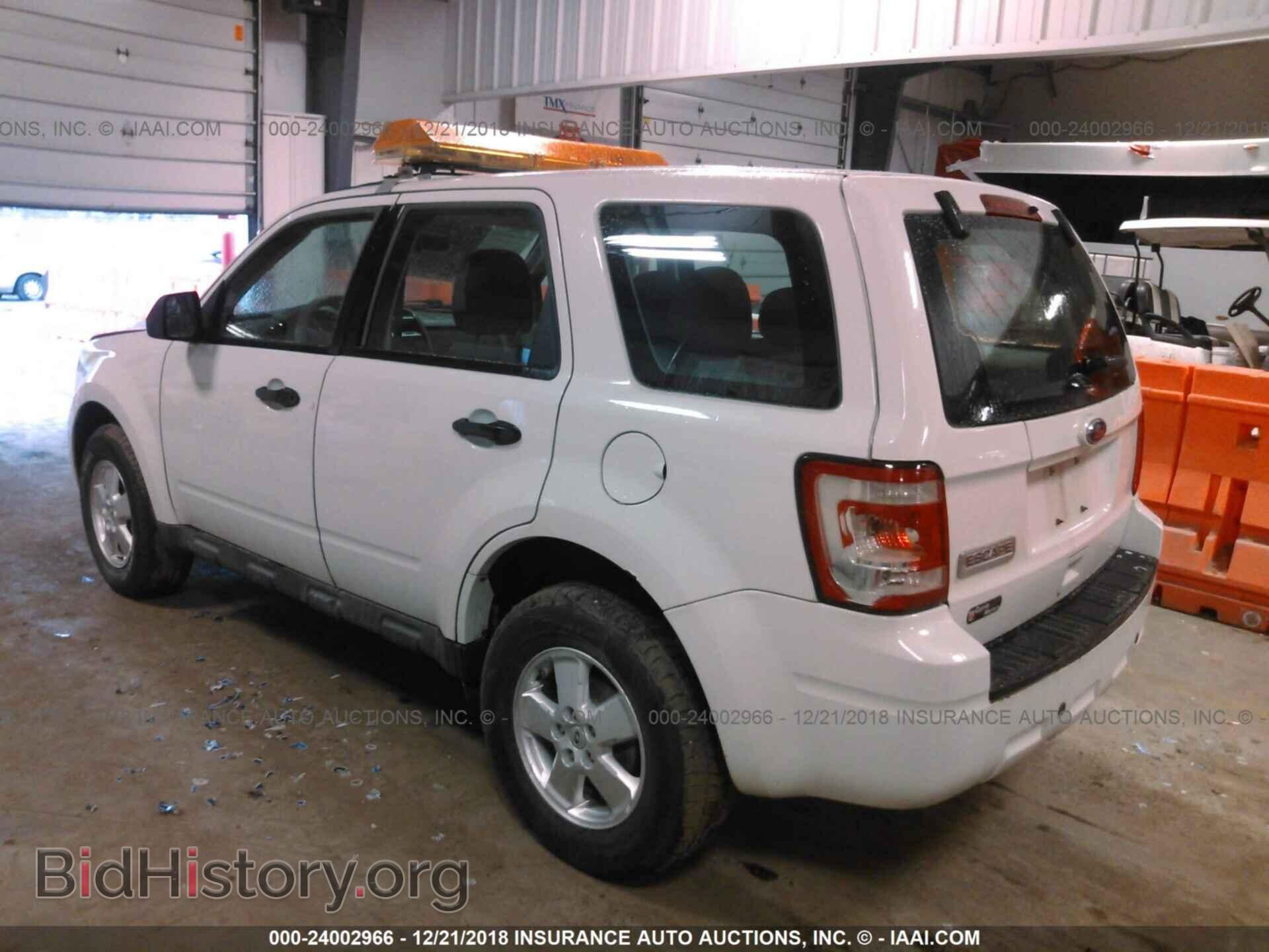 2011 Ford Escape - VIN: 1FMCU0C71BKC64812 - Фото 3