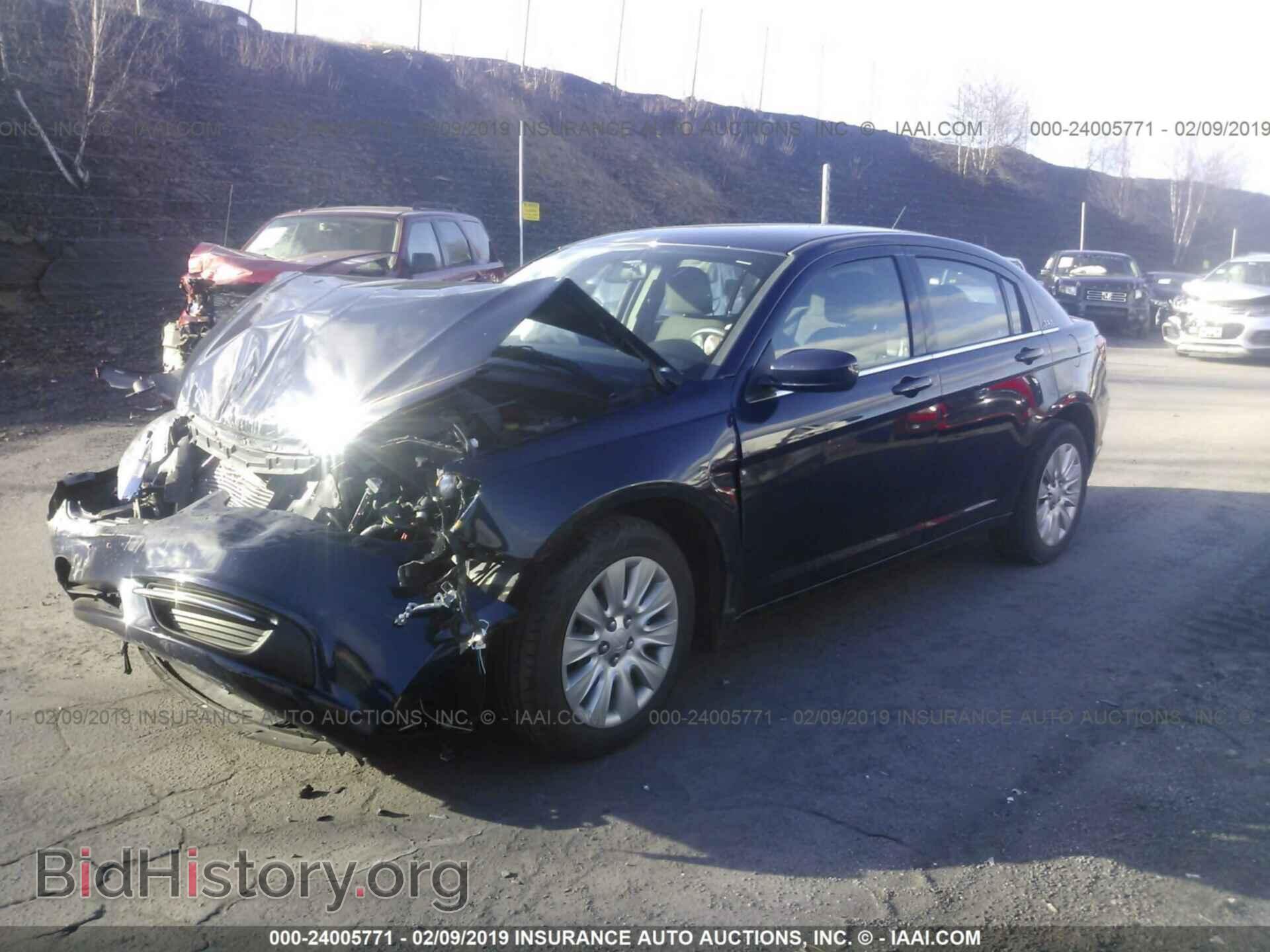 2014 CHRYSLER 200 - VIN: 1C3CCBAB7EN124989 - Фото 2