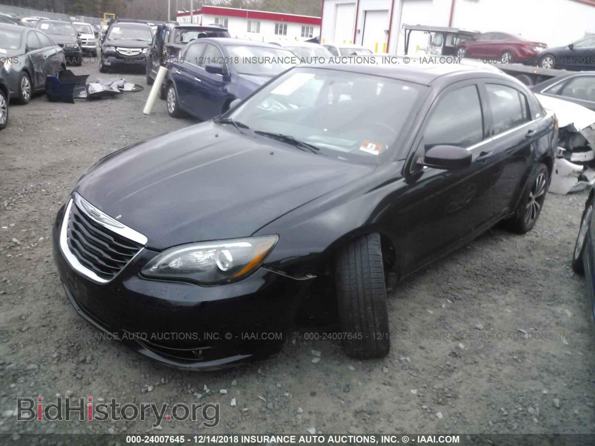 2013 CHRYSLER 200 - VIN: 1C3CCBBB3DN570179 - Фото 2