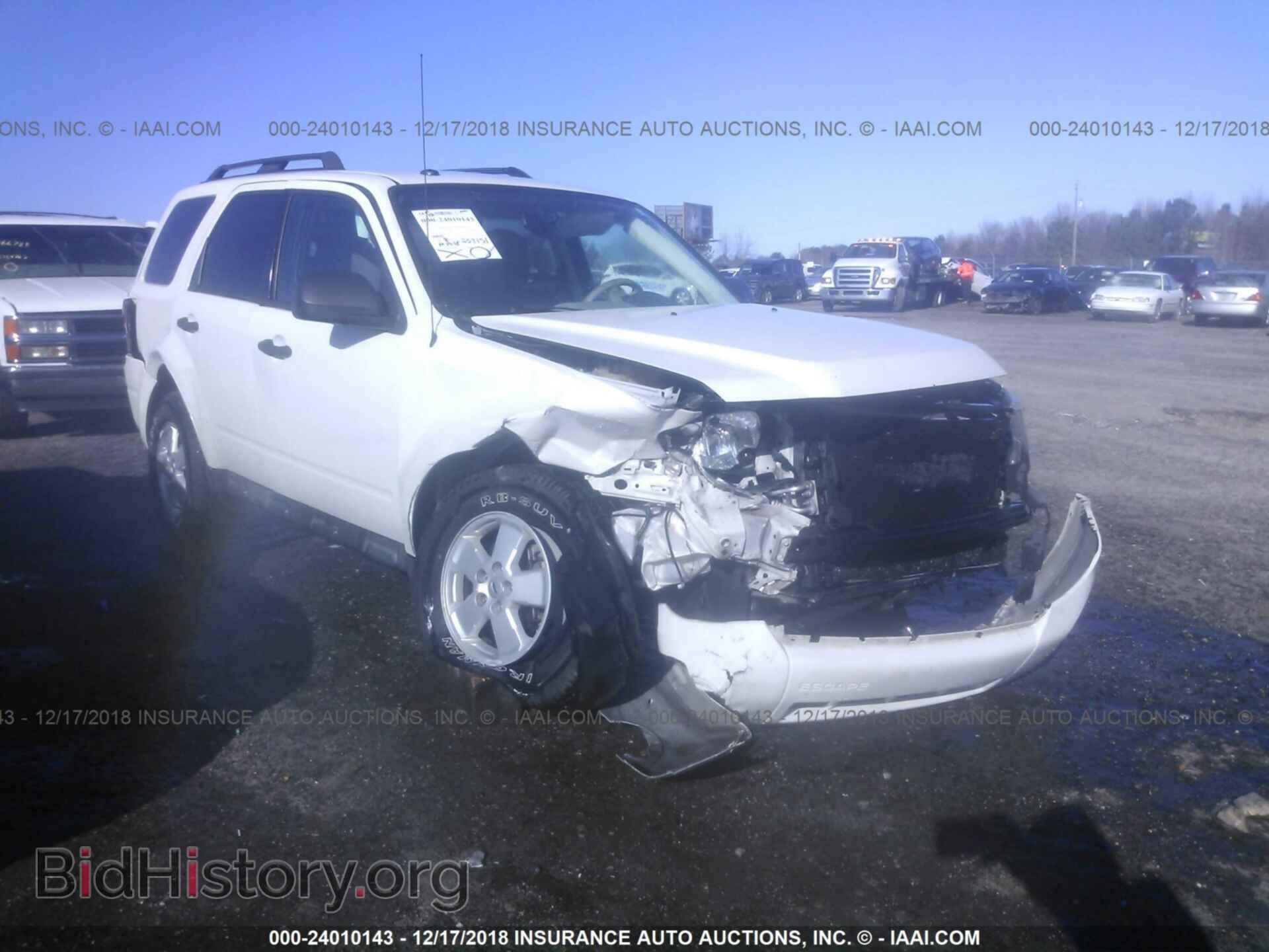 Photo 1FMCU0DG5BKB57230 - FORD ESCAPE 2011