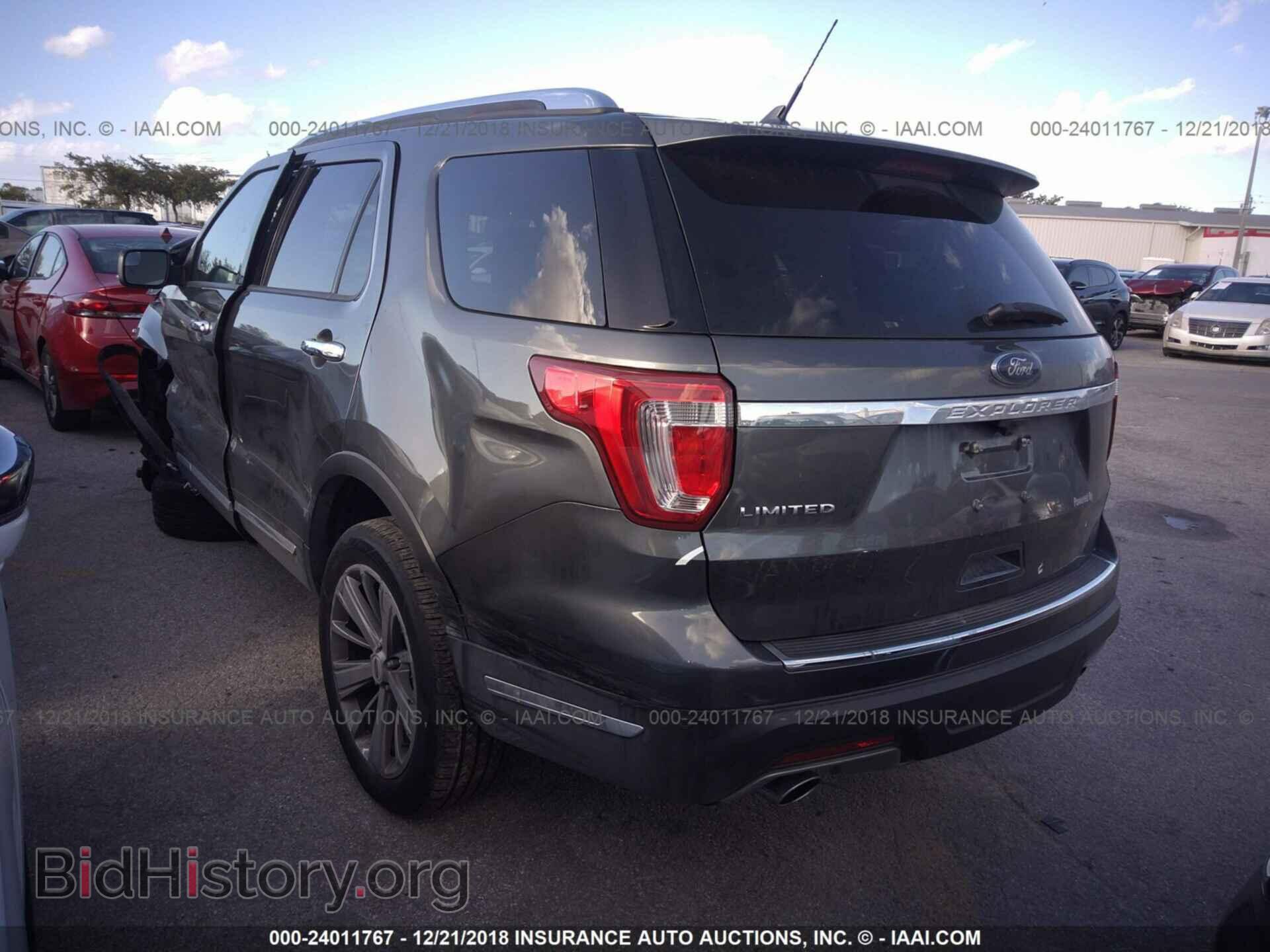 2018 Ford Explorer - VIN: 1FM5K7F82JGC16314 - Фото 3