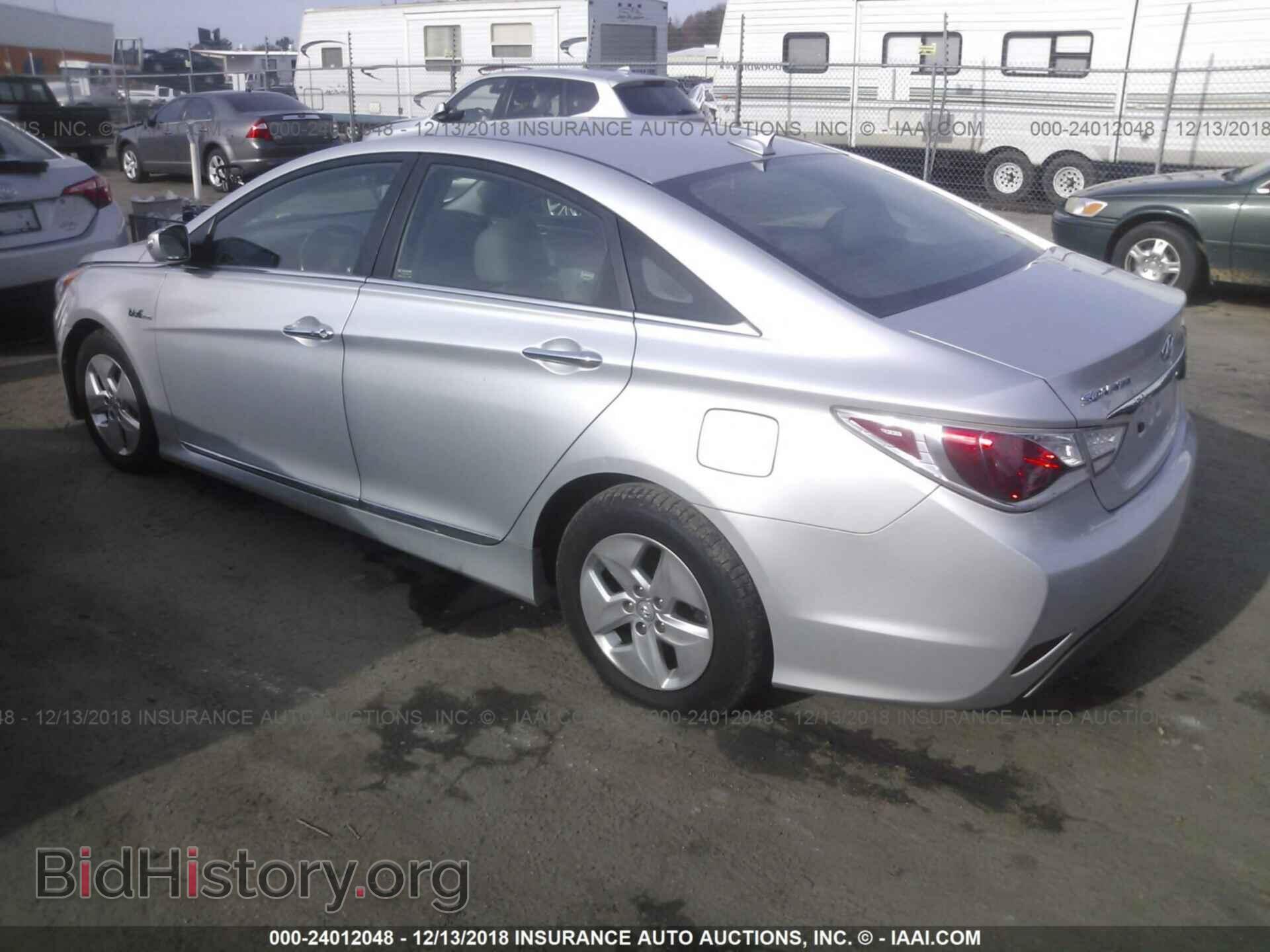 2012 Hyundai Sonata - VIN: KMHEC4A46CA046951 - Фото 3