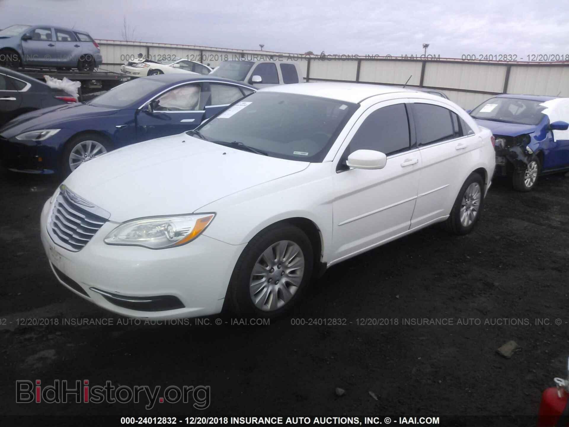 2012 Chrysler 200 - VIN: 1C3CCBAB2CN246463 - Photo 2