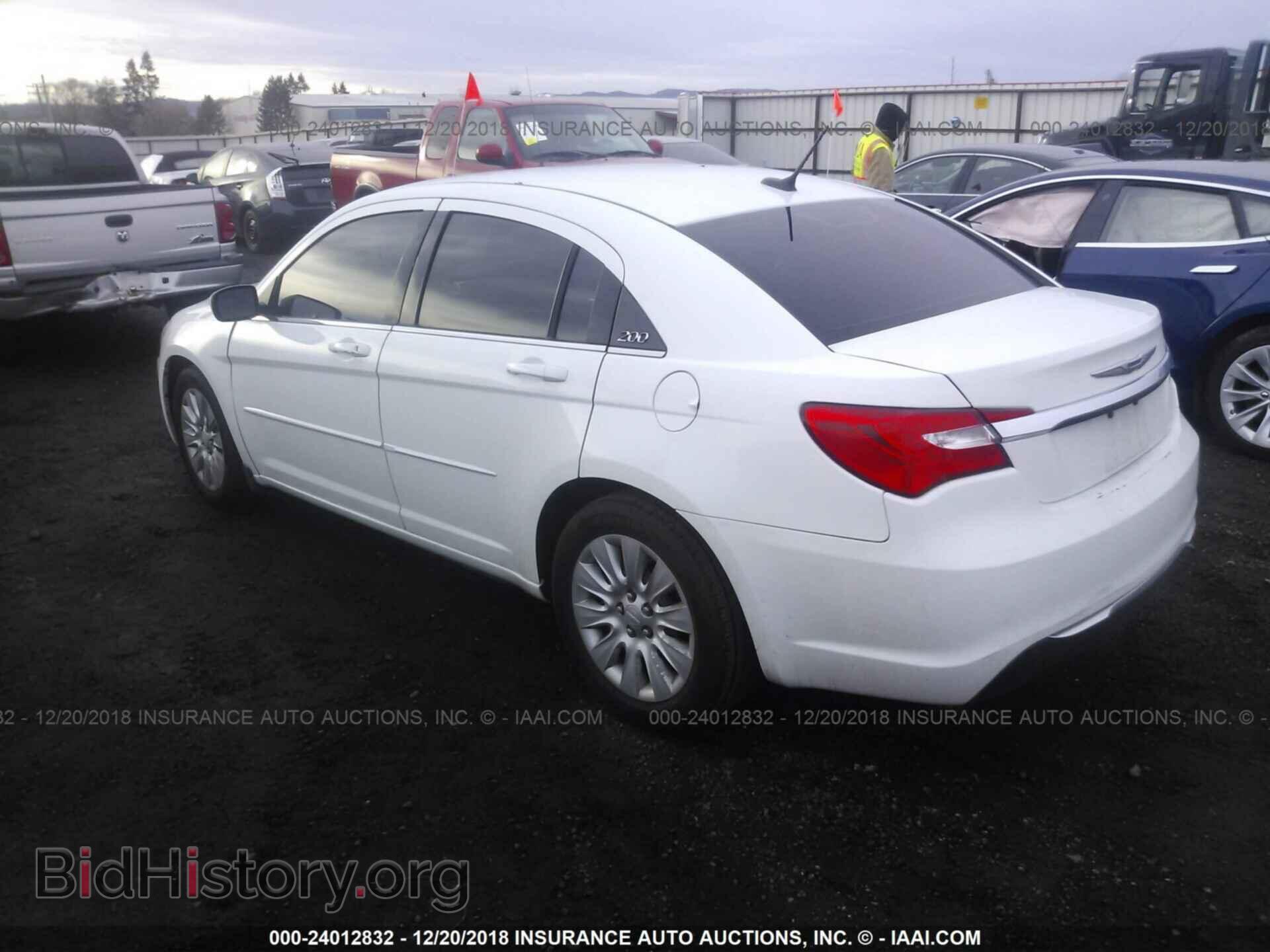 2012 Chrysler 200 - VIN: 1C3CCBAB2CN246463 - Photo 3