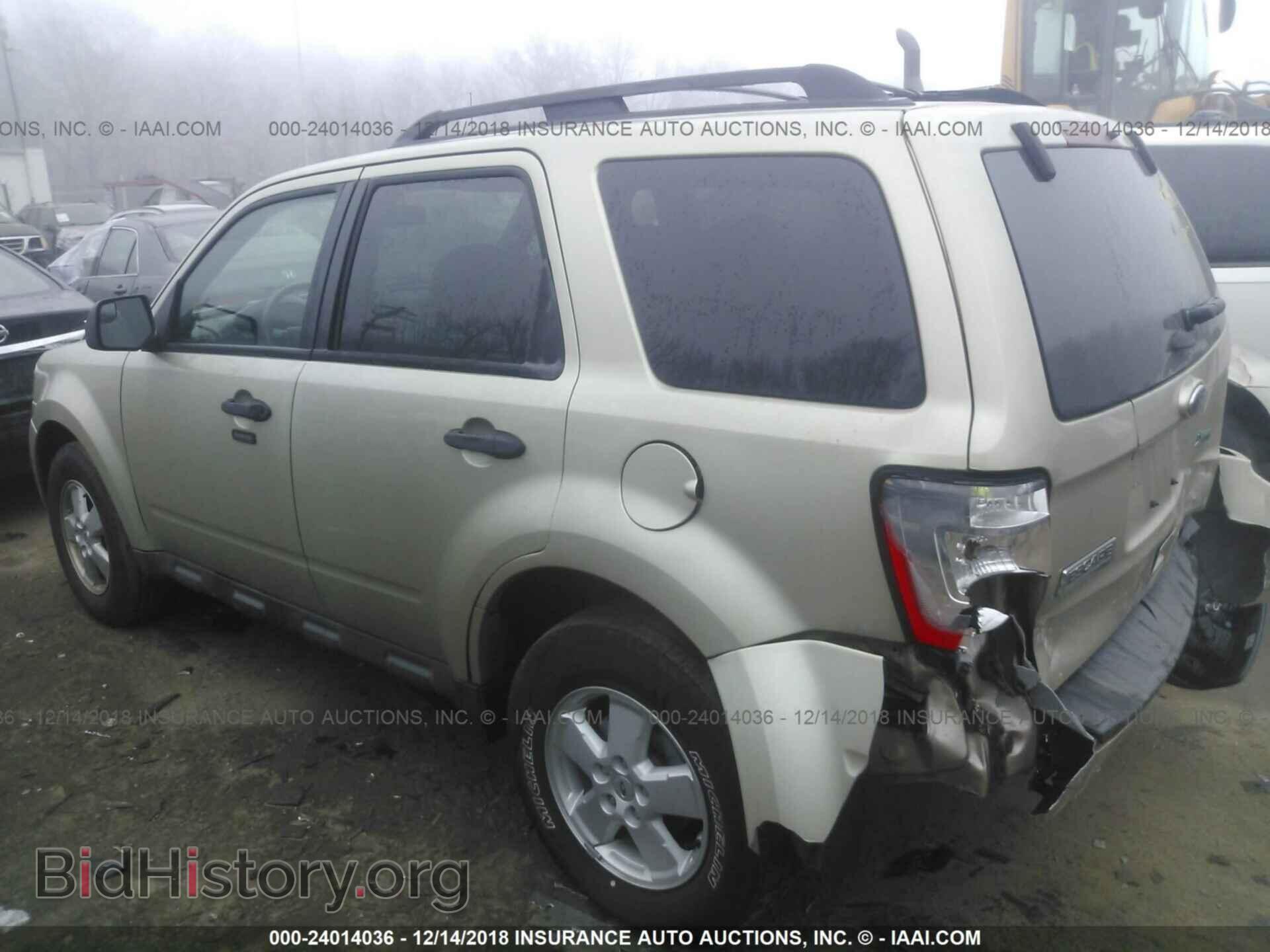 2011 Ford Escape - VIN: 1FMCU9DG2BKA90557 - Фото 3