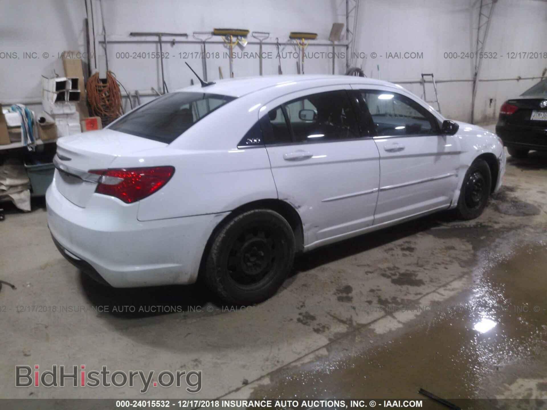 2011 CHRYSLER 200 - VIN: 1C3BC4FB7BN552993 - Фото 4