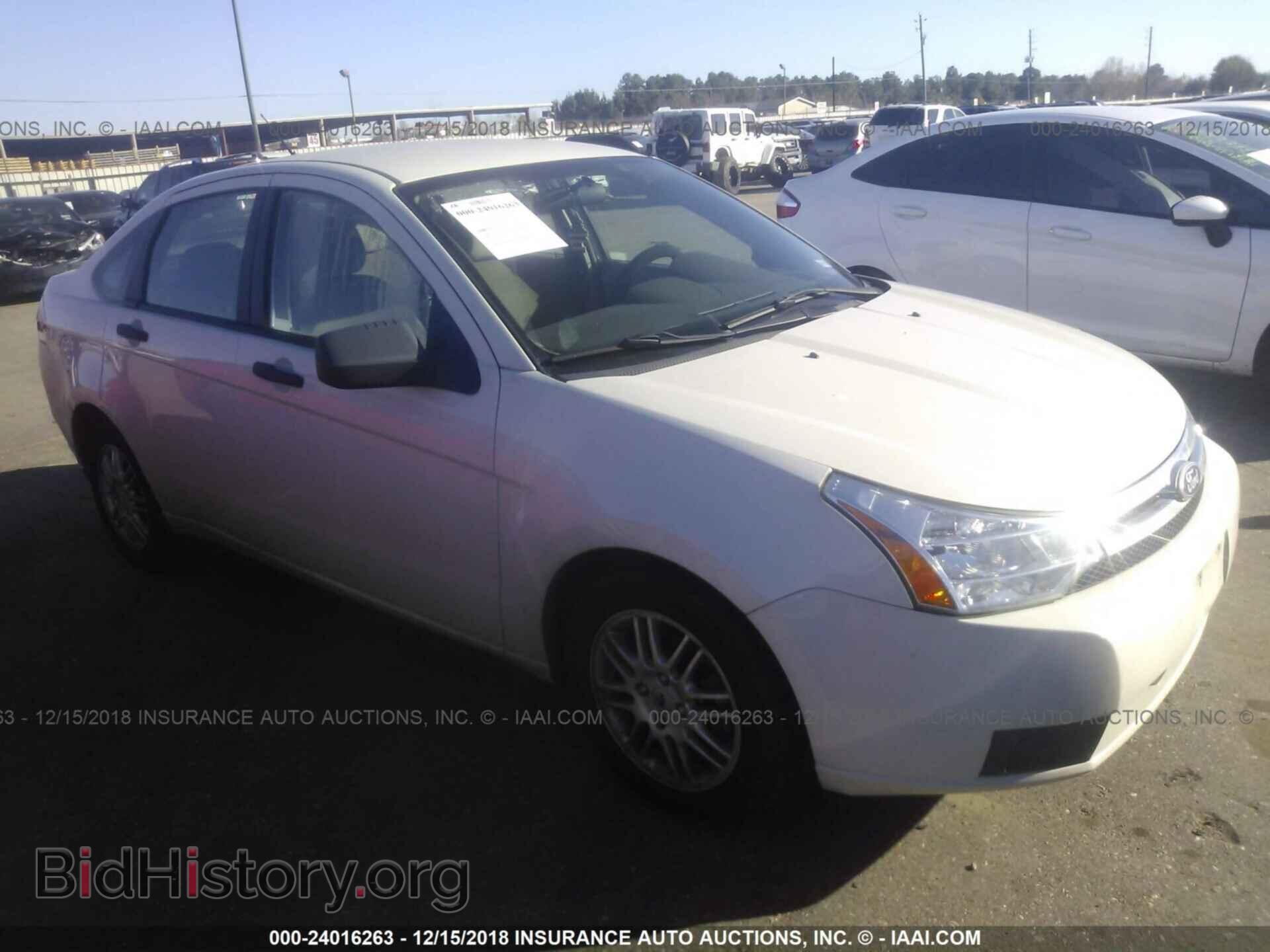 Photo 1FAHP3FN7AW263948 - FORD FOCUS 2010