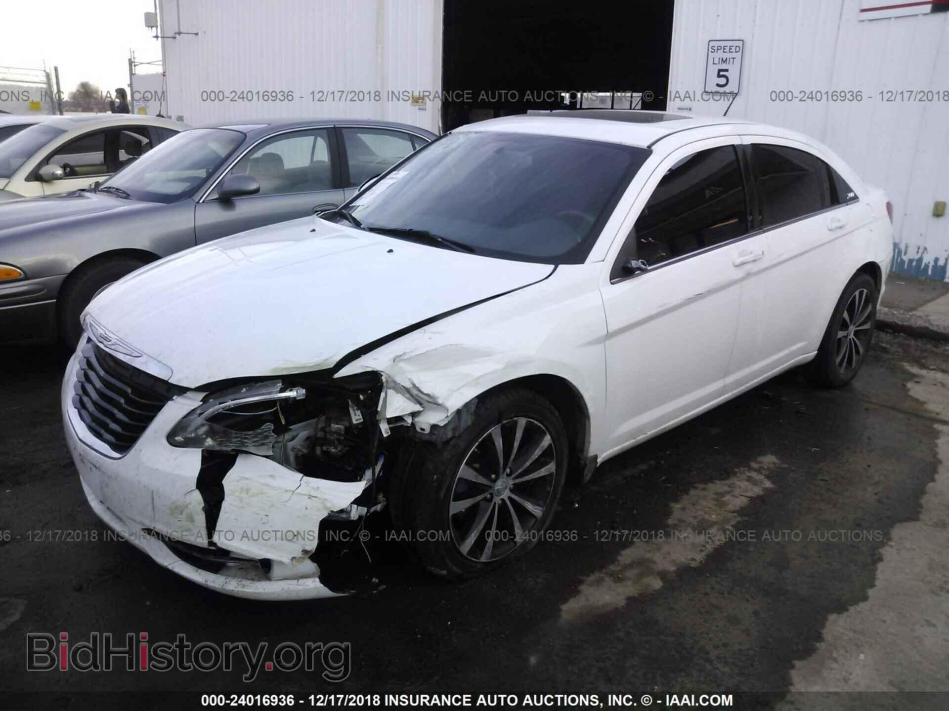 2013 CHRYSLER 200 - VIN: 1C3CCBBG1DN699985 - Photo 2