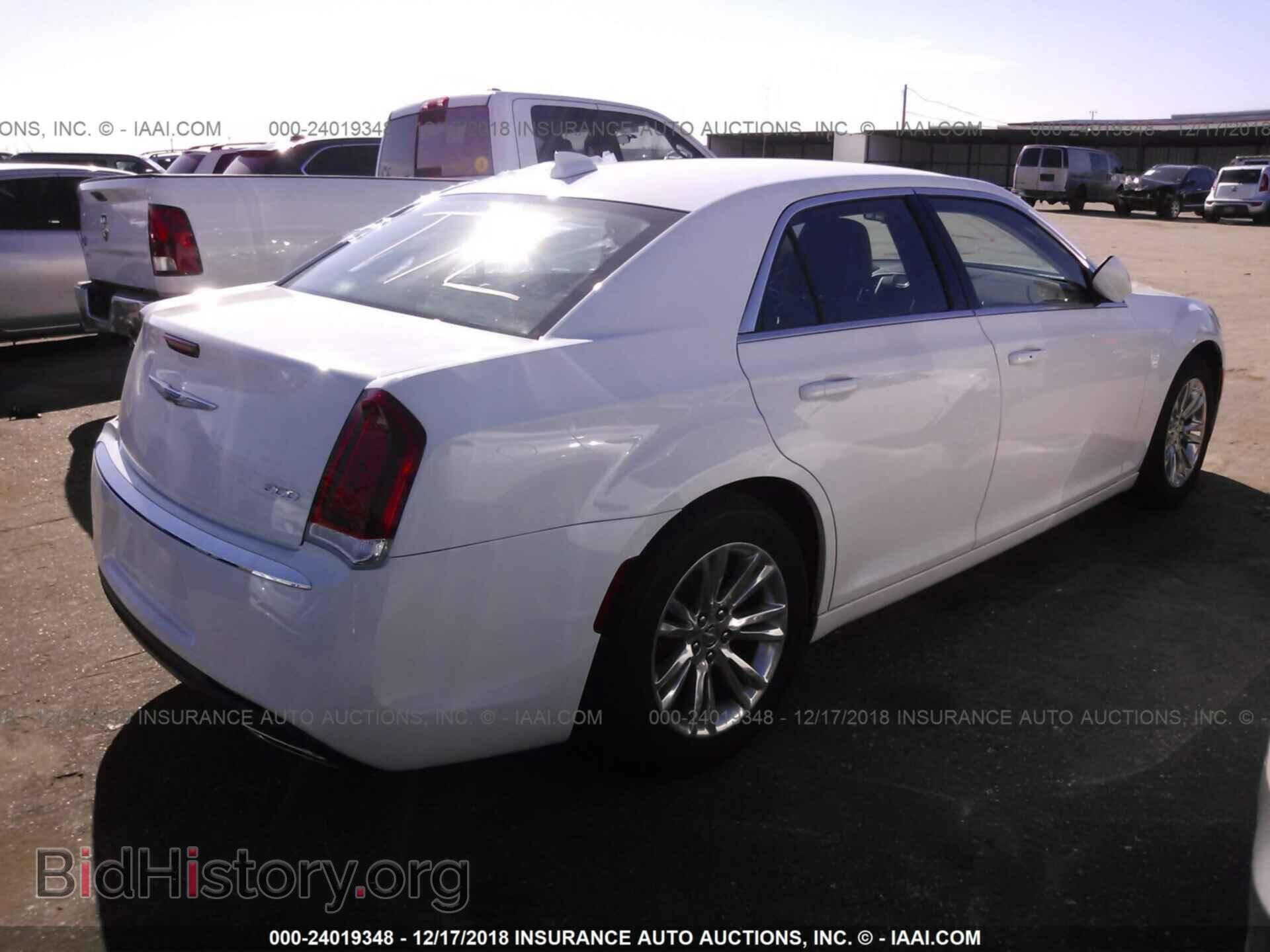 2017 CHRYSLER 300 - VIN: 2C3CCAAG1HH596835 - Фото 4
