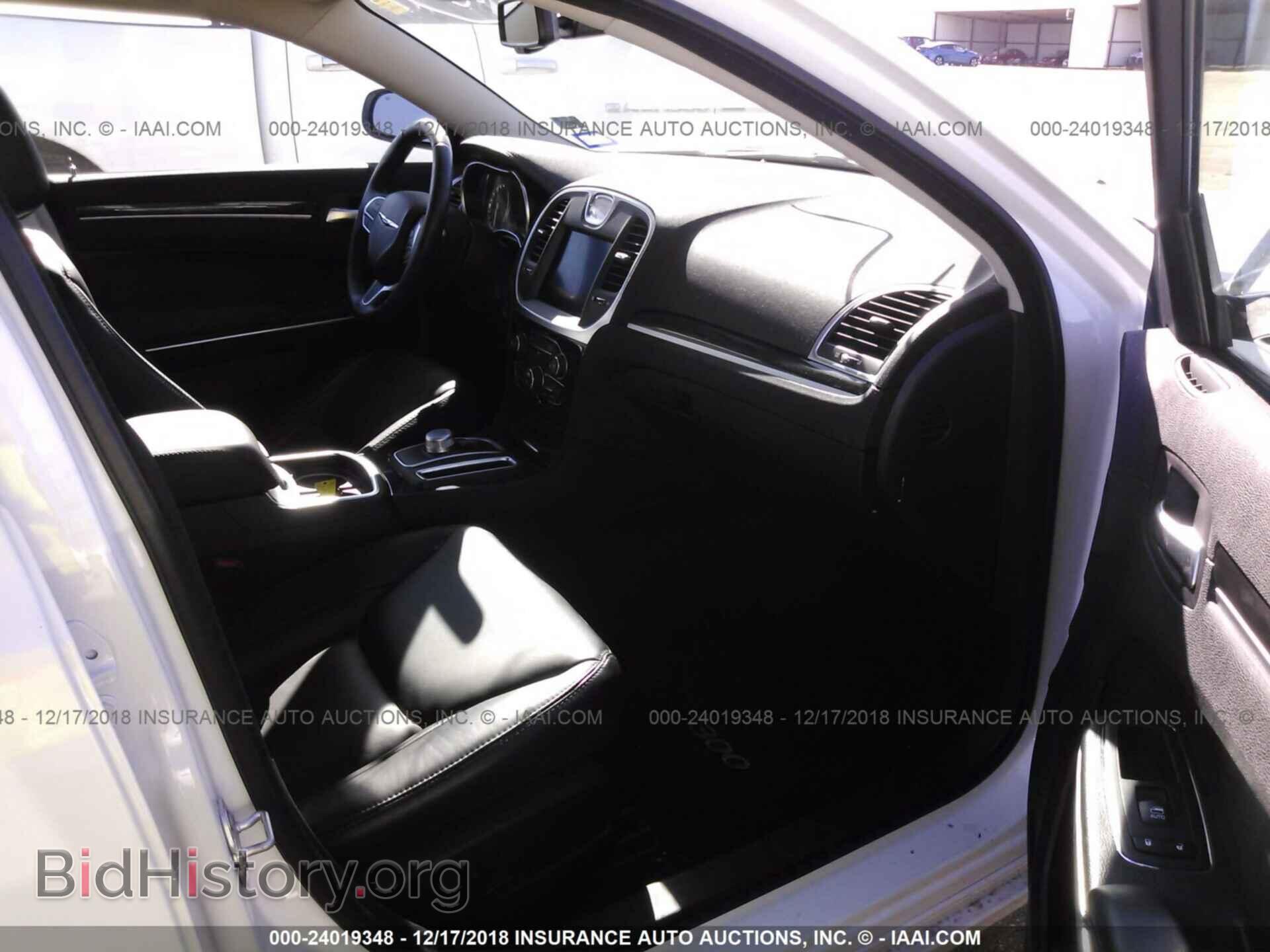 2017 CHRYSLER 300 - VIN: 2C3CCAAG1HH596835 - Фото 5