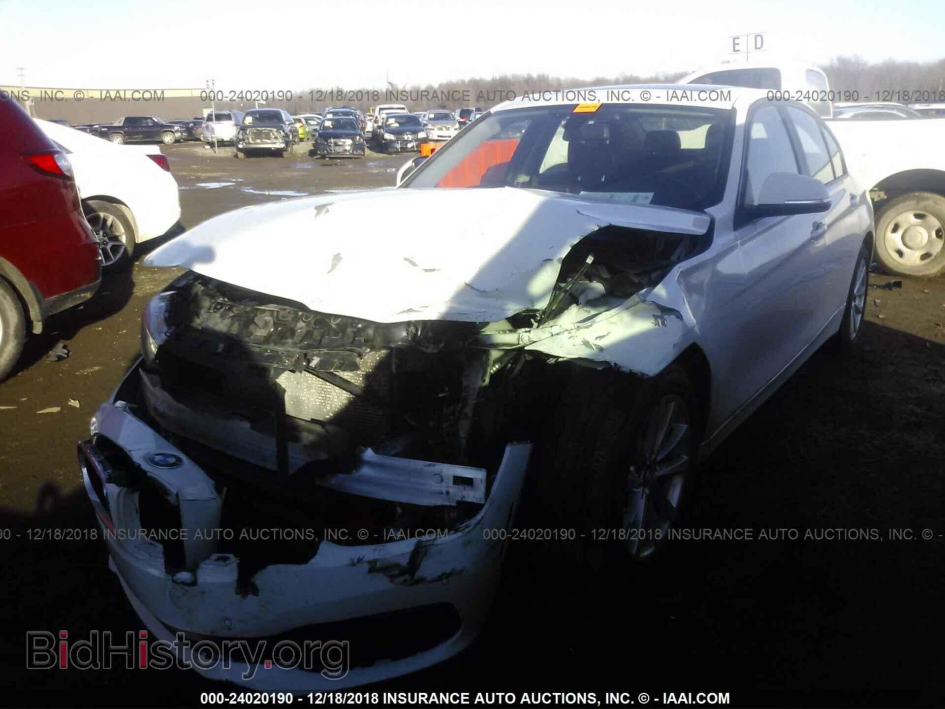 2016 BMW 320 - VIN: WBA8E5G54GNU19241 - Фото 2