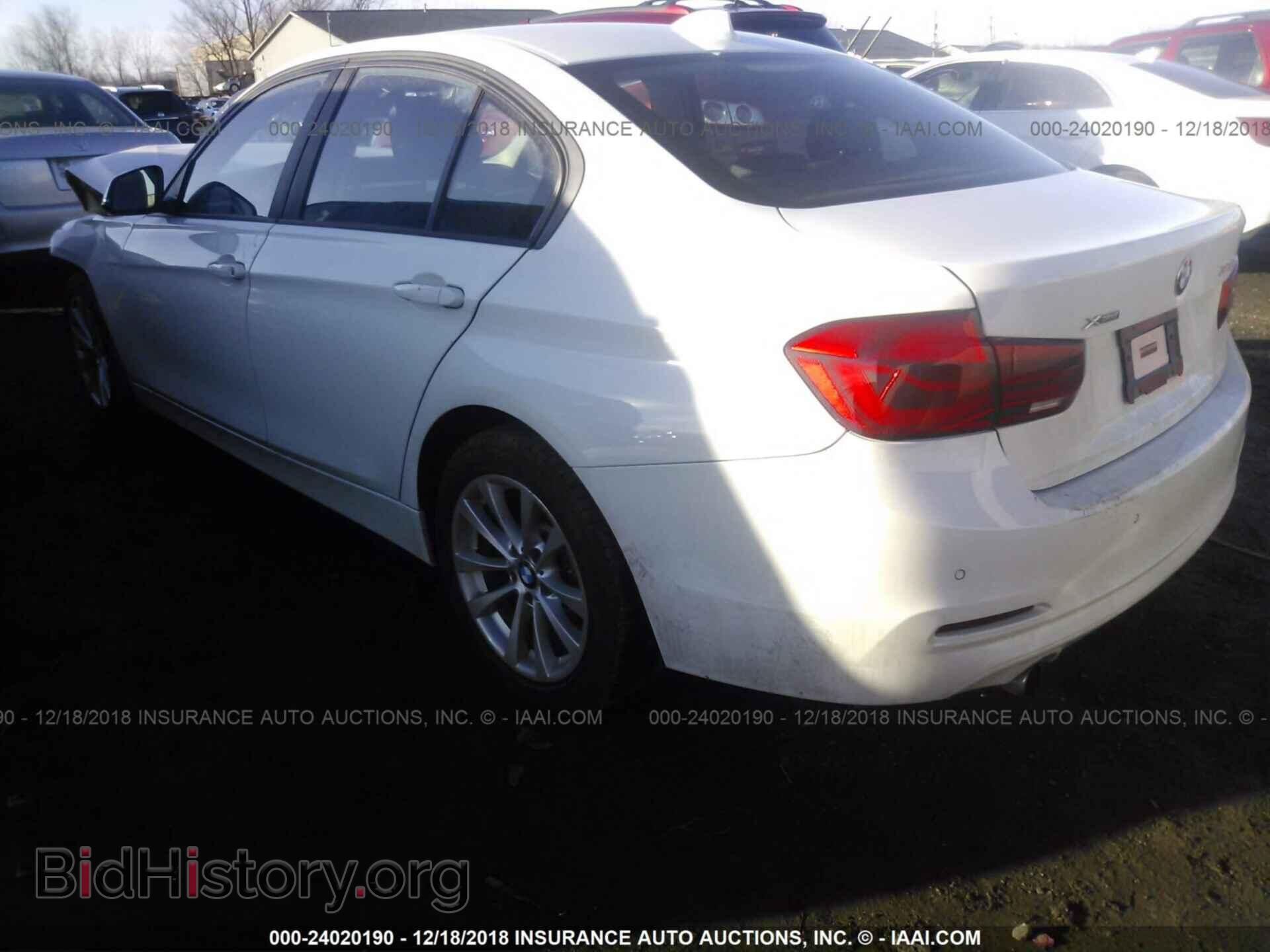 2016 BMW 320 - VIN: WBA8E5G54GNU19241 - Фото 3