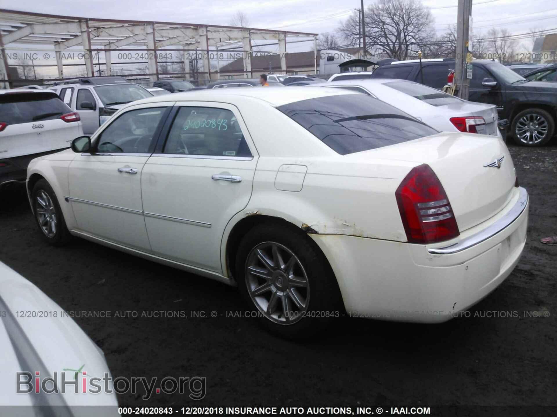 2006 CHRYSLER 300C - VIN: 2C3LA63H86H198141 - Фото 3
