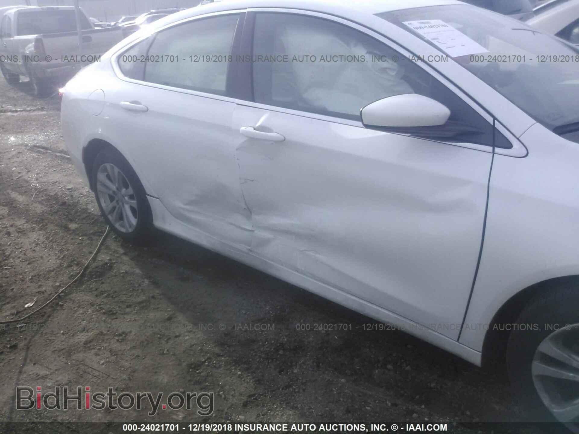 2015 CHRYSLER 200 - VIN: 1C3CCCAB0FN579559 - Photo 6