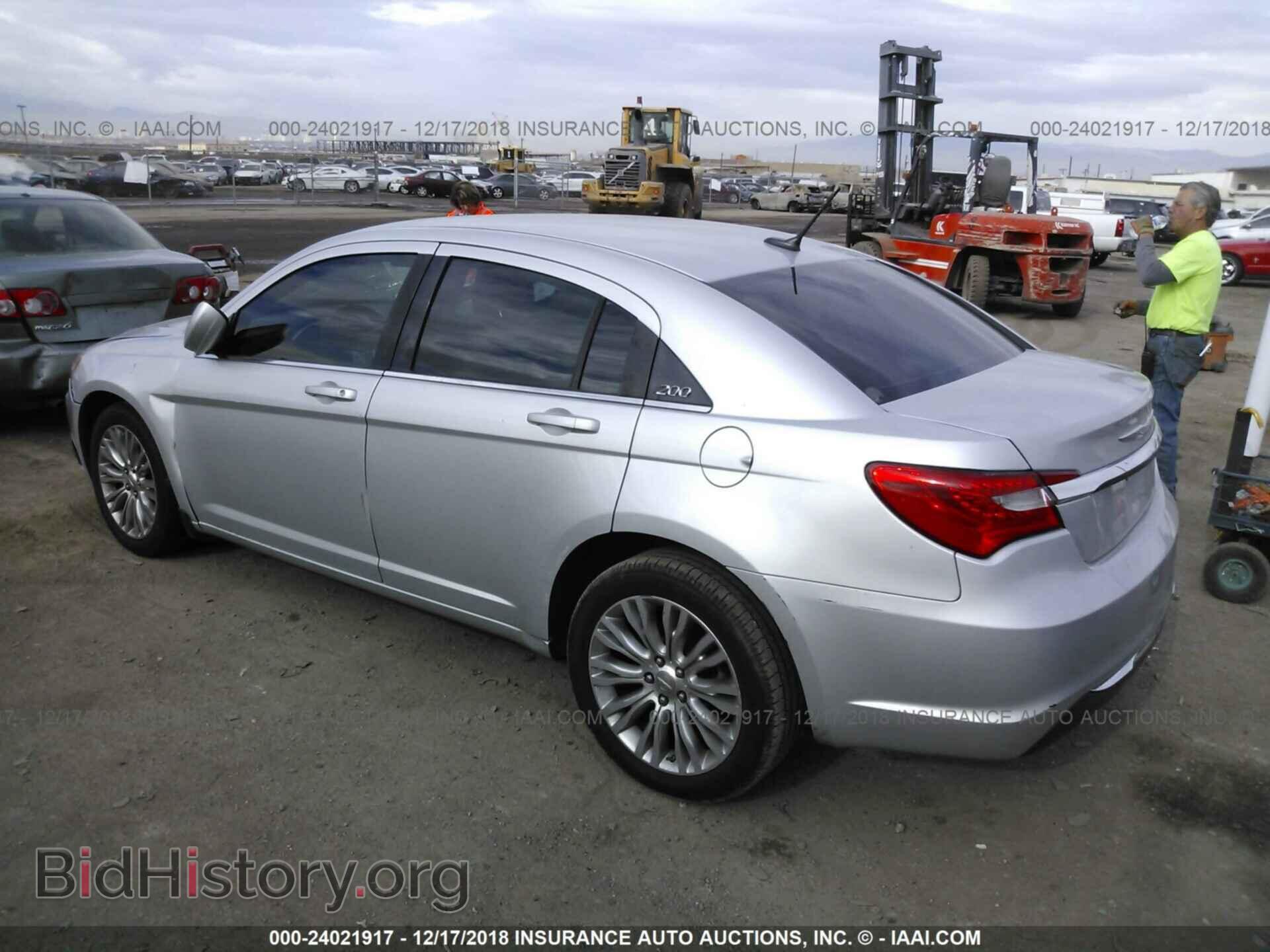 2012 CHRYSLER 200 - VIN: 1C3CCBAB8CN138509 - Фото 3