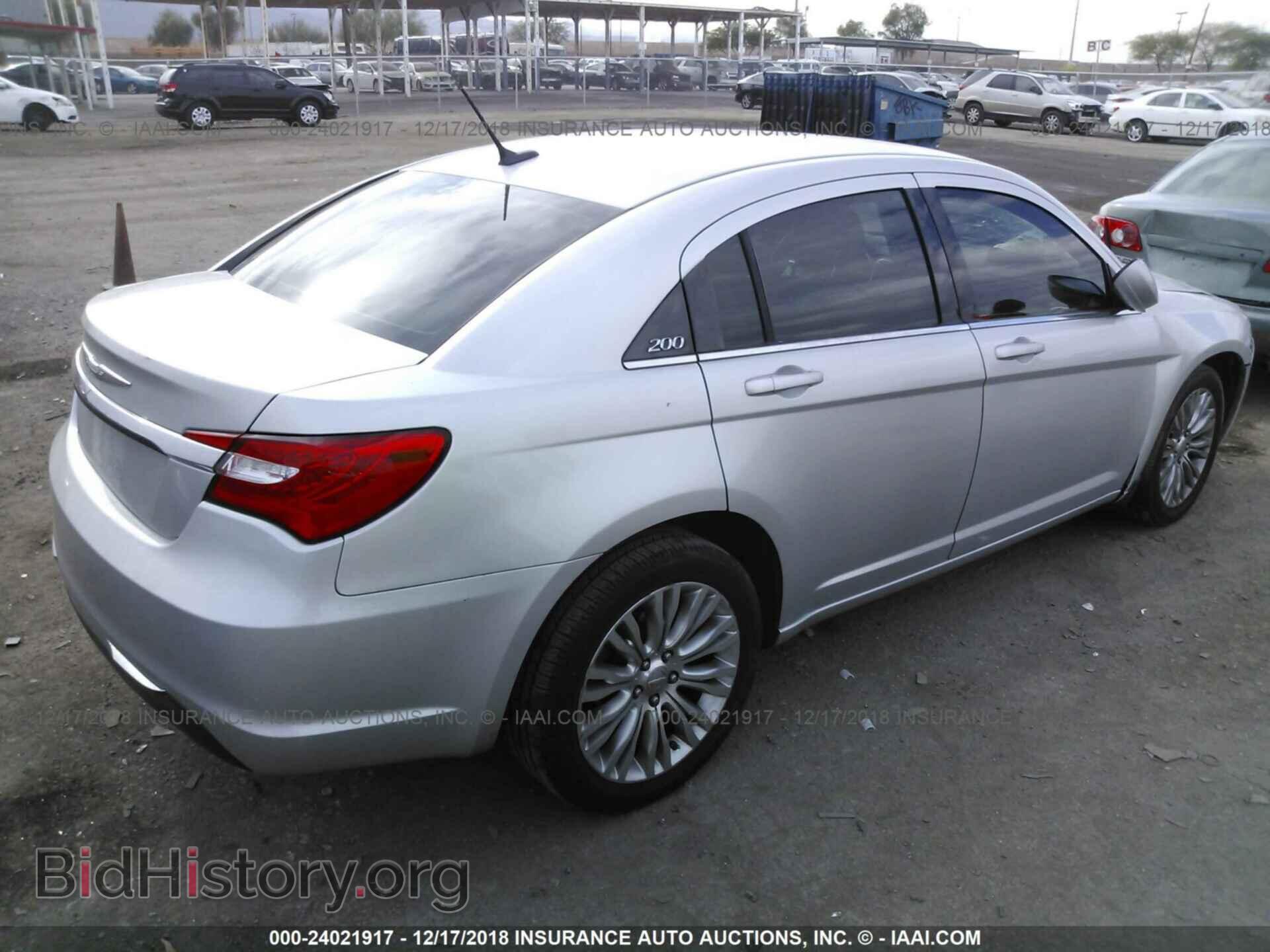 2012 CHRYSLER 200 - VIN: 1C3CCBAB8CN138509 - Фото 4