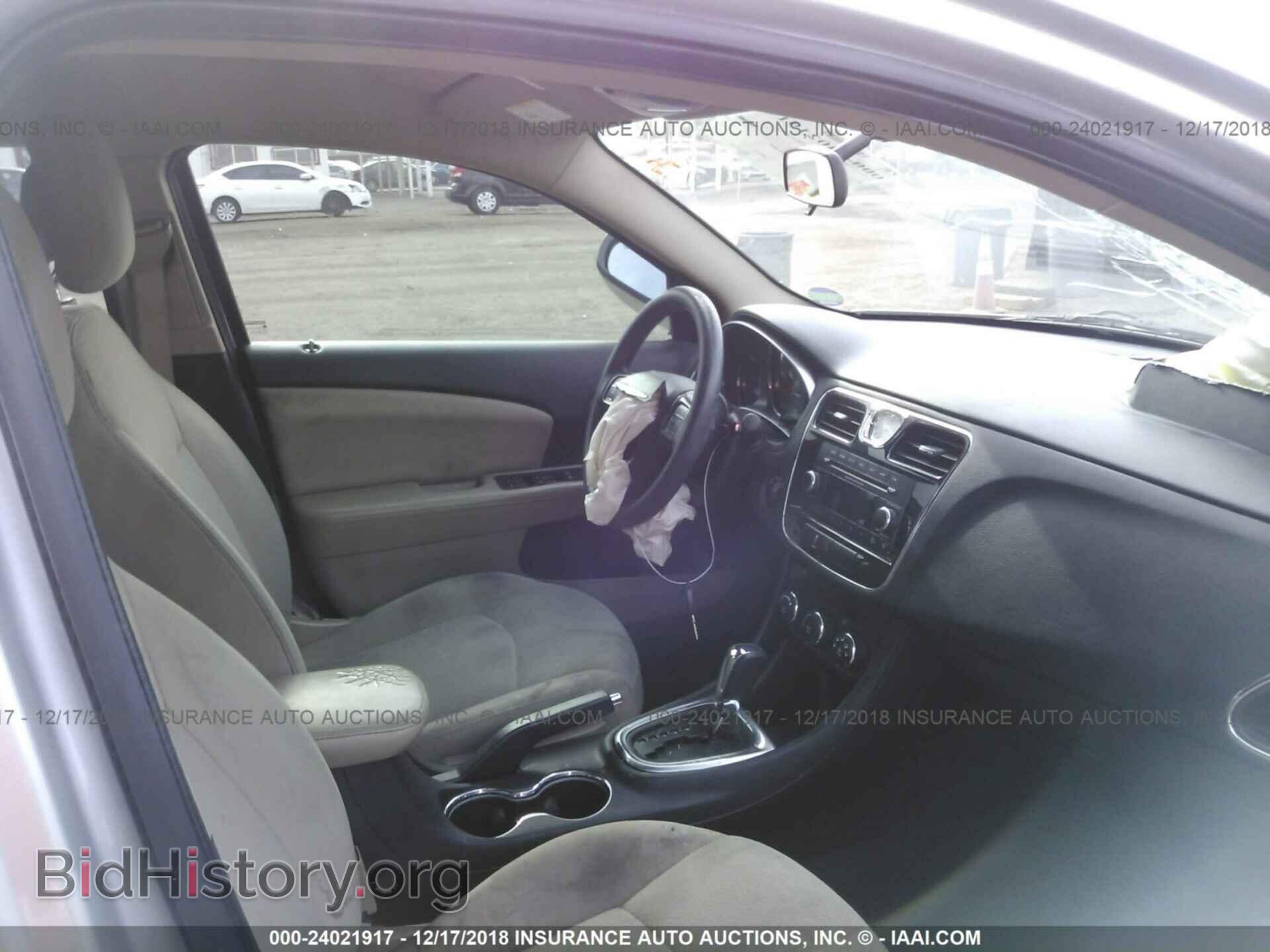 2012 CHRYSLER 200 - VIN: 1C3CCBAB8CN138509 - Фото 5