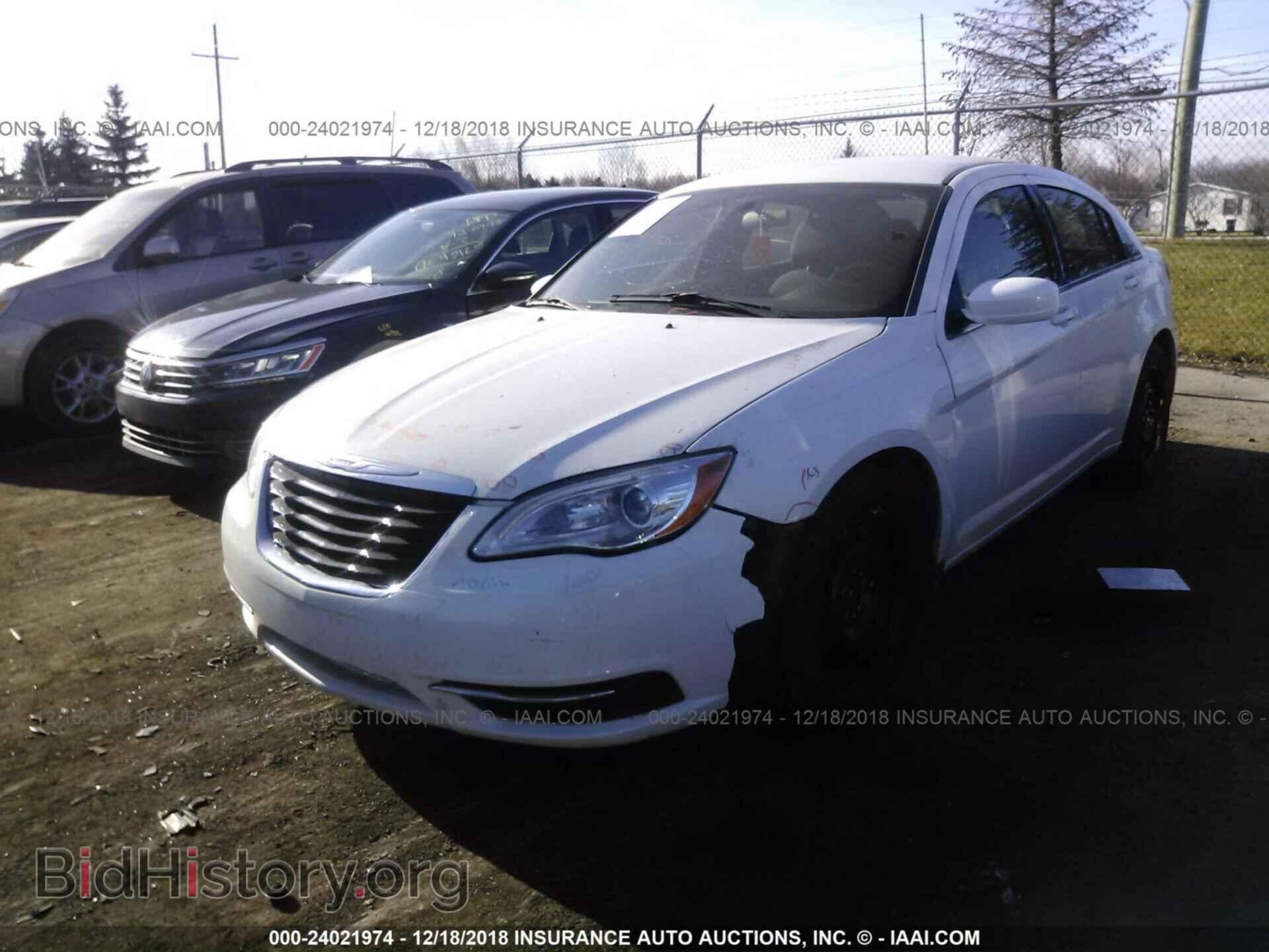 2013 CHRYSLER 200 - VIN: 1C3CCBABXDN604023 - Фото 2