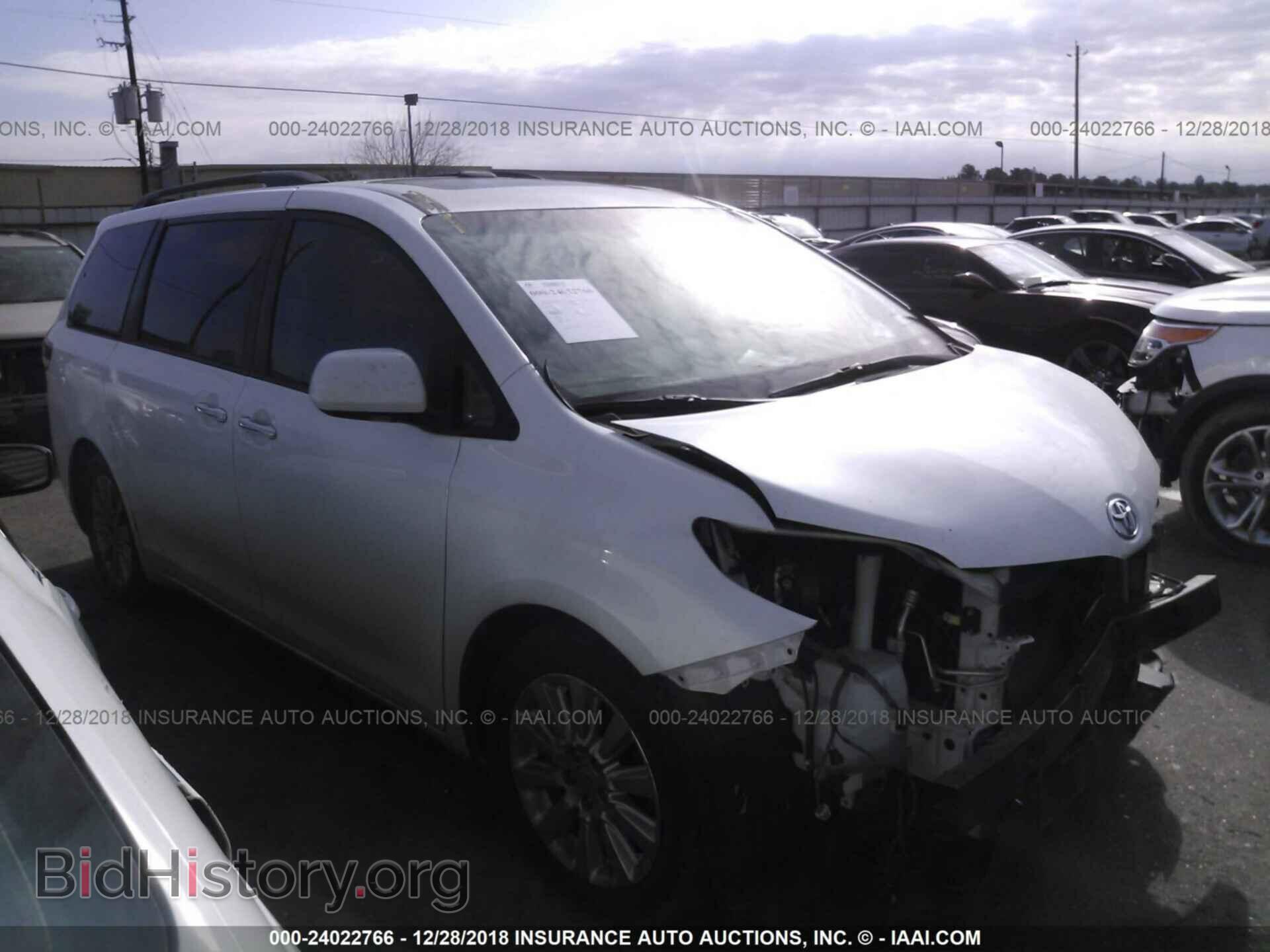 Photo 5TDYK3DC3BS084057 - TOYOTA SIENNA 2011