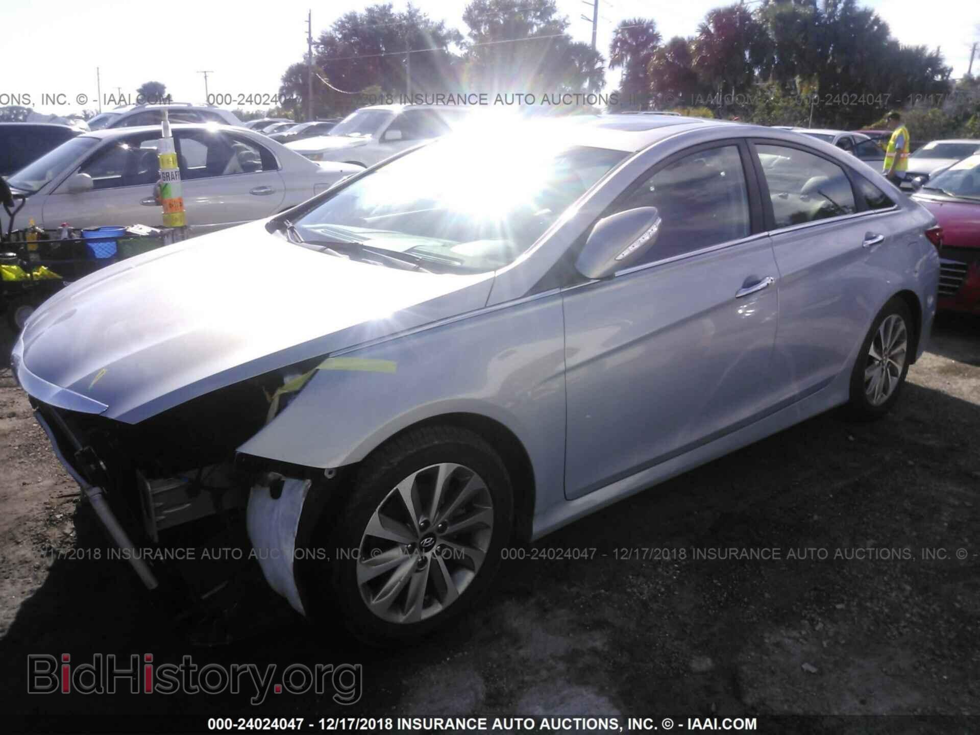2014 Hyundai Sonata - VIN: 5NPEC4AC6EH815617 - Photo 2