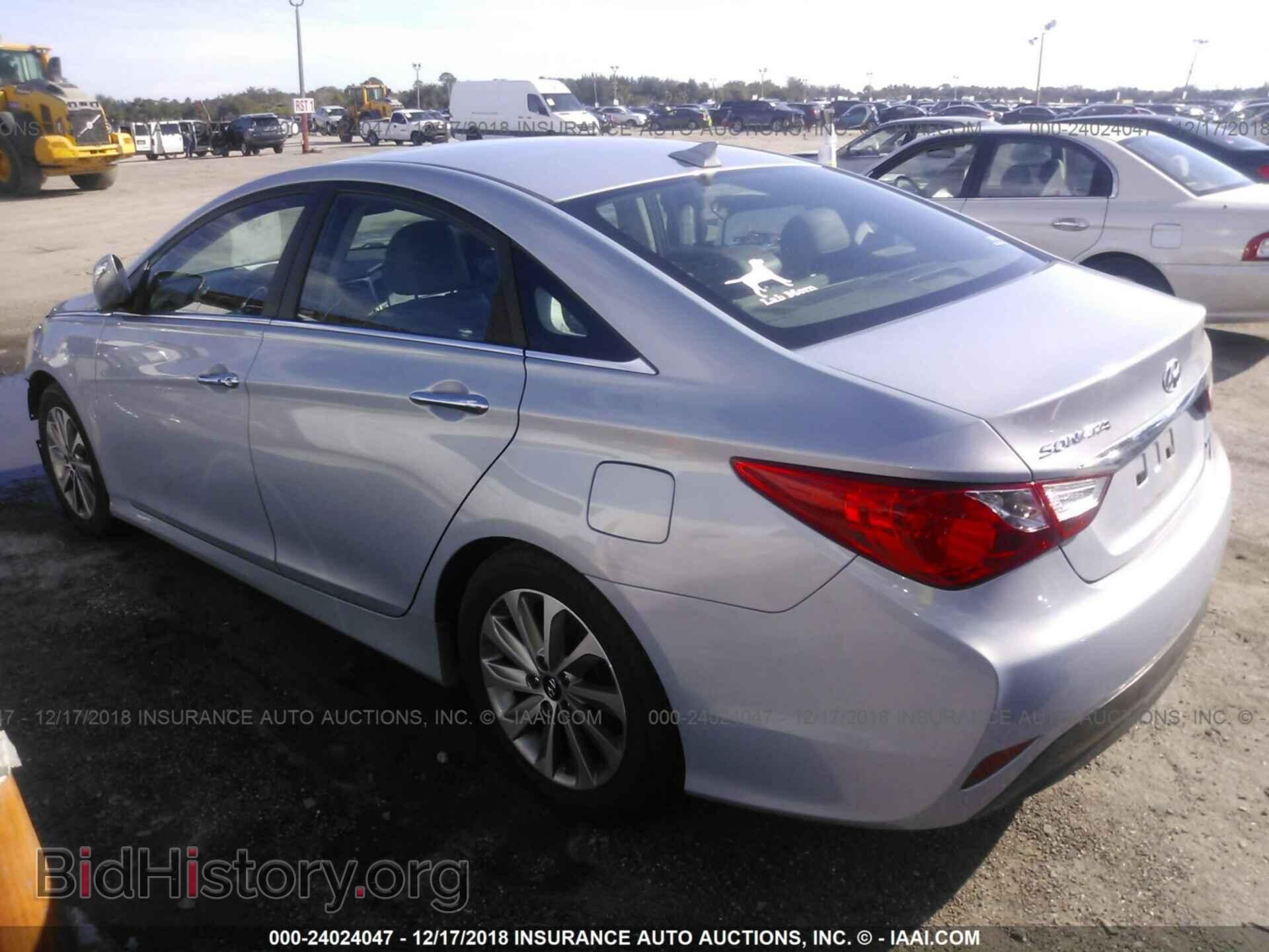 2014 Hyundai Sonata - VIN: 5NPEC4AC6EH815617 - Photo 3