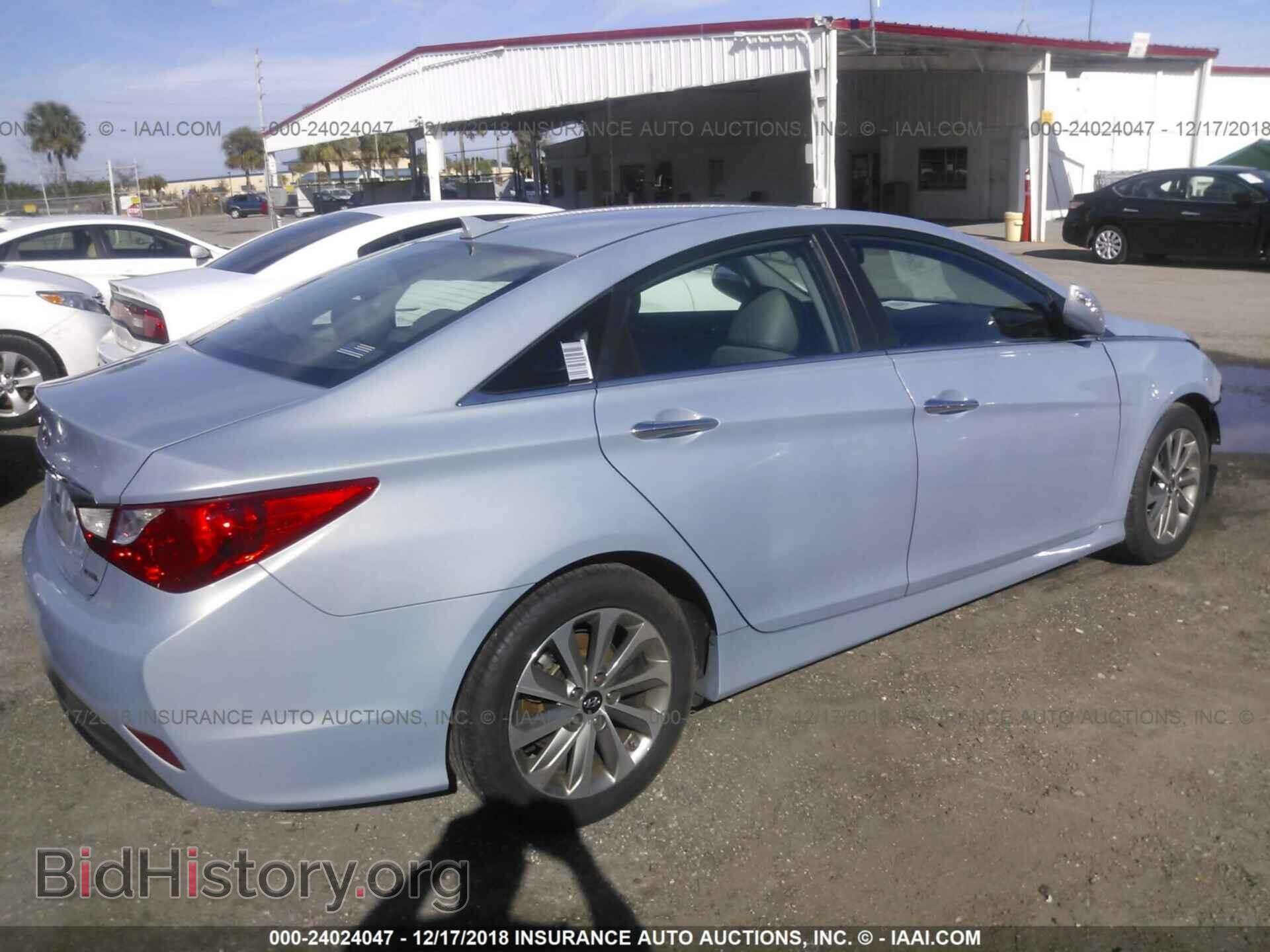 2014 Hyundai Sonata - VIN: 5NPEC4AC6EH815617 - Photo 4