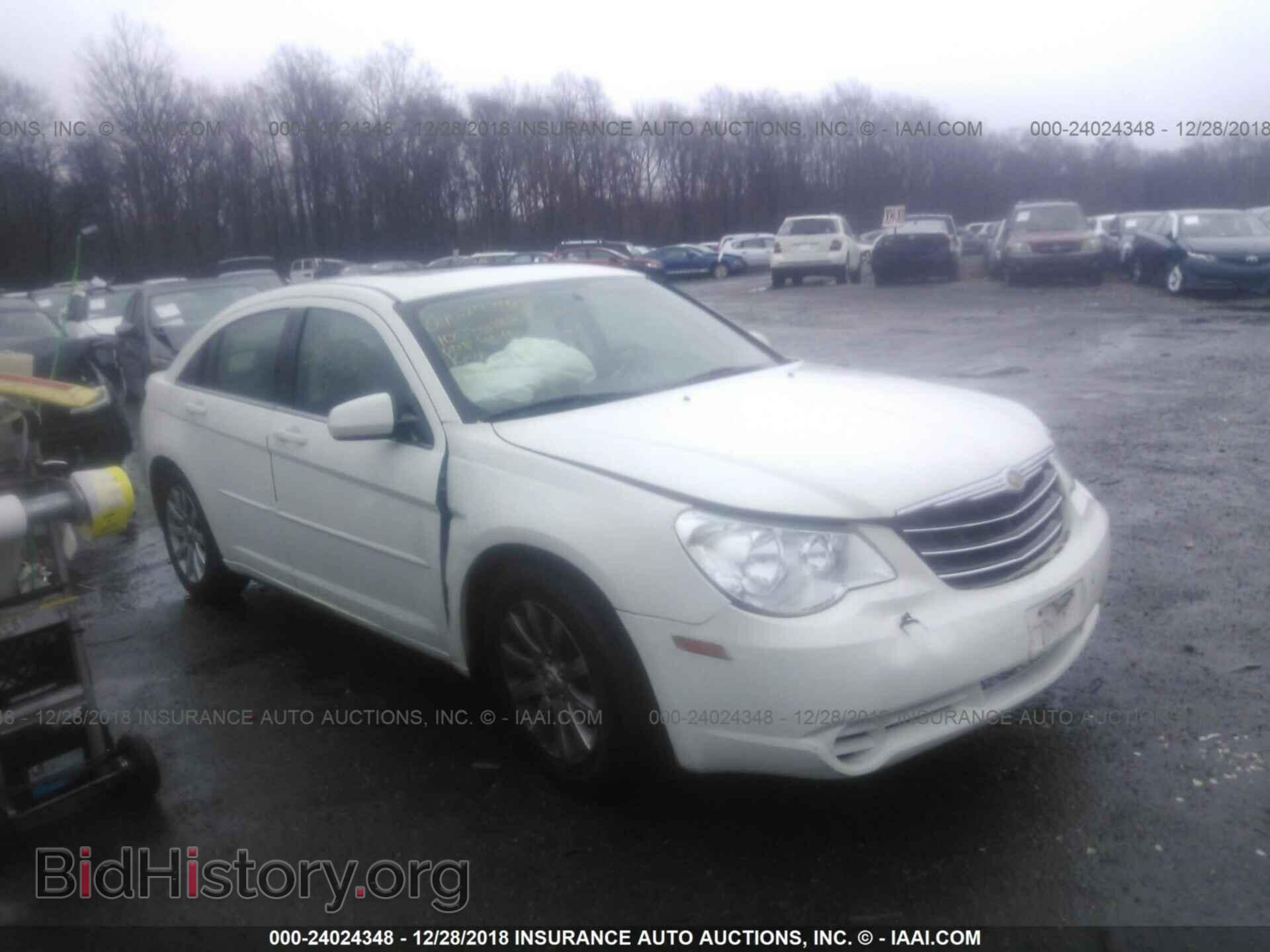 Photo 1C3CC5FB8AN233840 - CHRYSLER SEBRING 2010