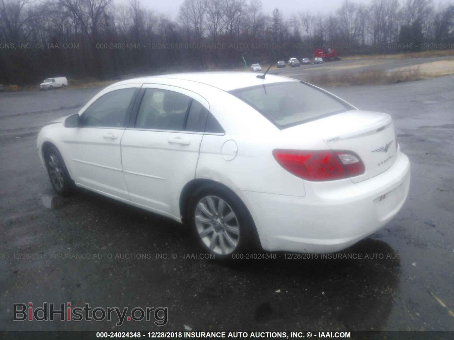 2010 CHRYSLER SEBRING - VIN: 1C3CC5FB8AN233840 - Фото 3